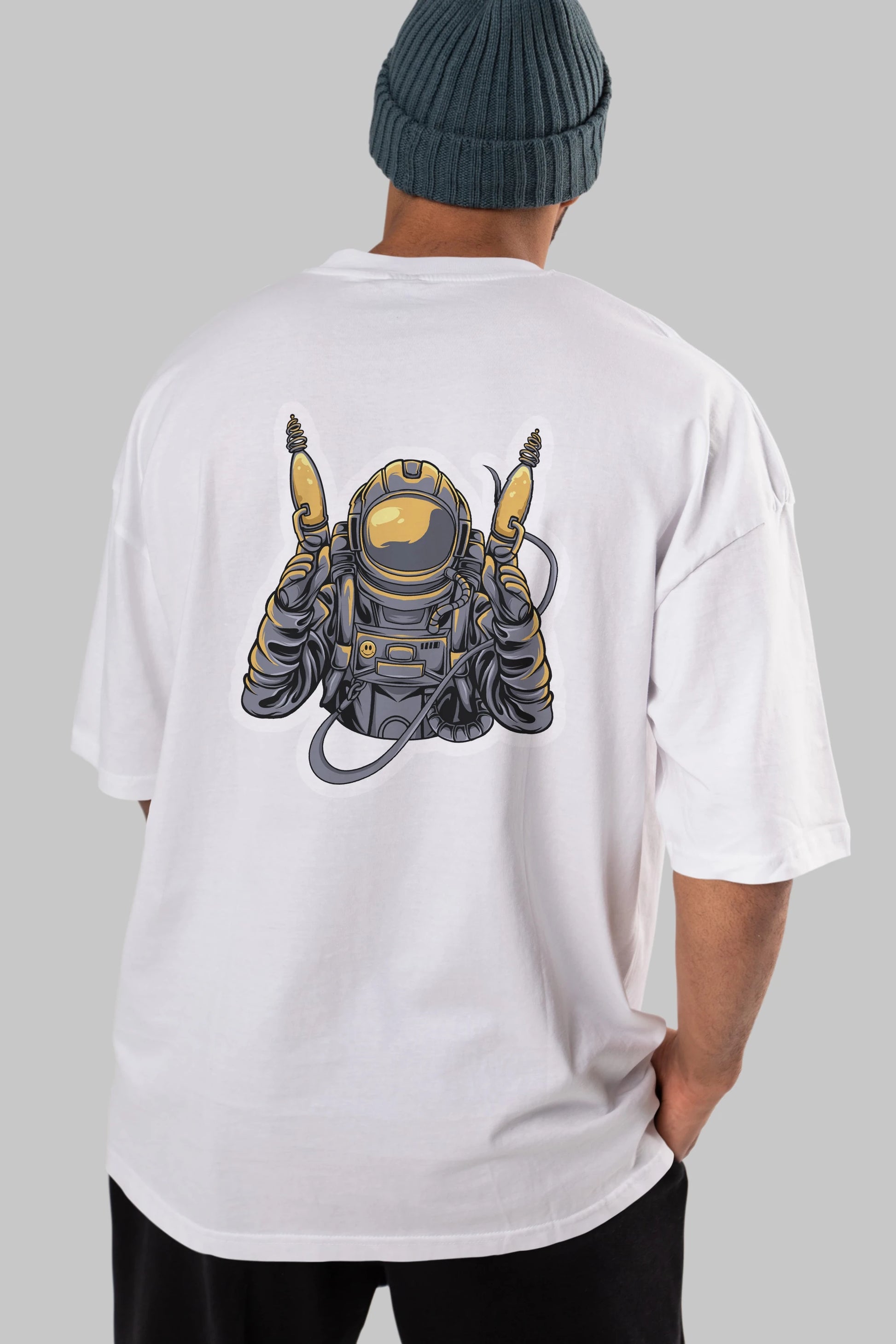 Alien Hunter Sticker Arka Baskılı Oversize t-shirt Erkek Kadın Unisex