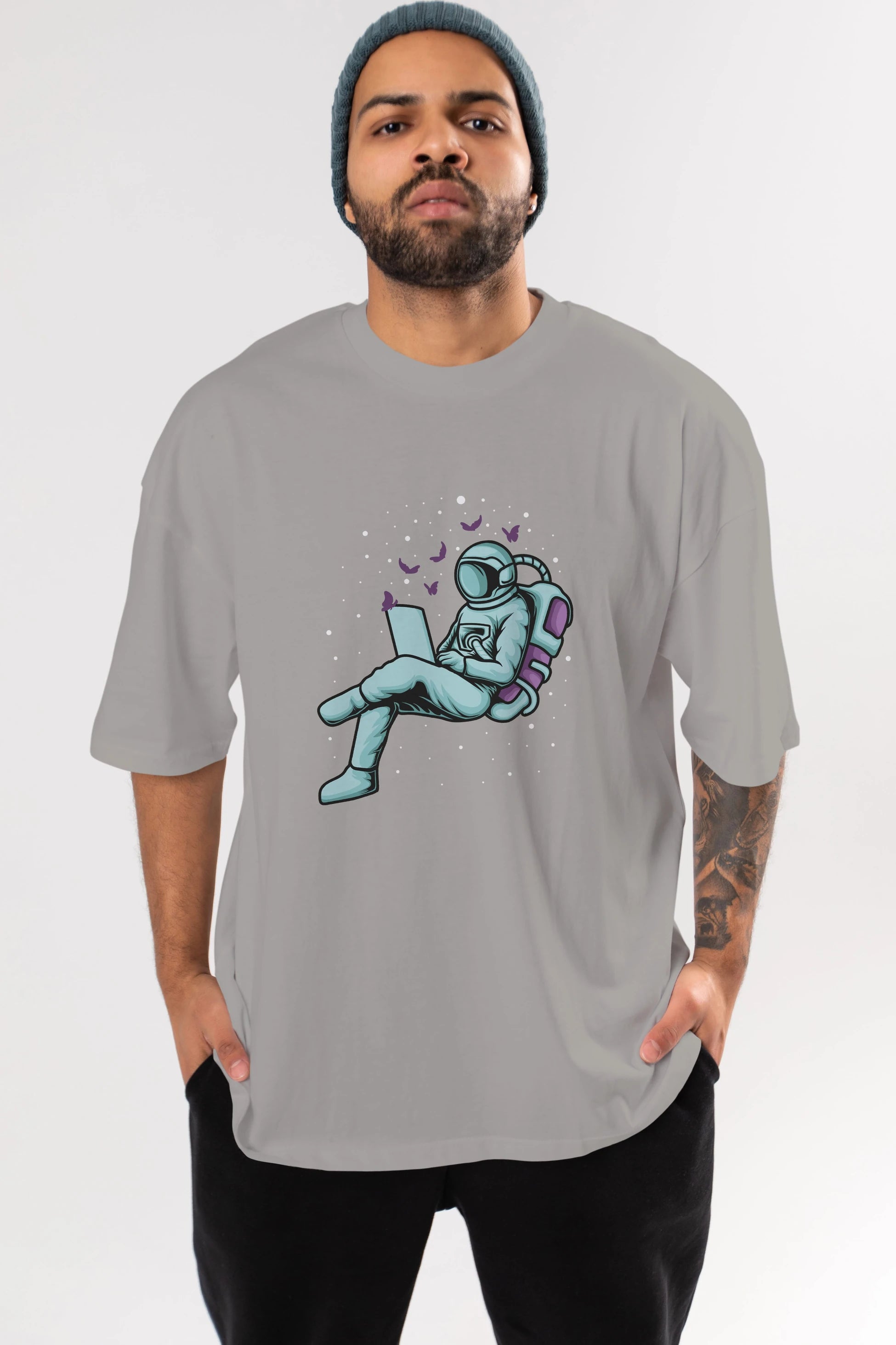 Work with Butterflies in Space Ön Baskılı Oversize t-shirt Erkek Kadın Unisex