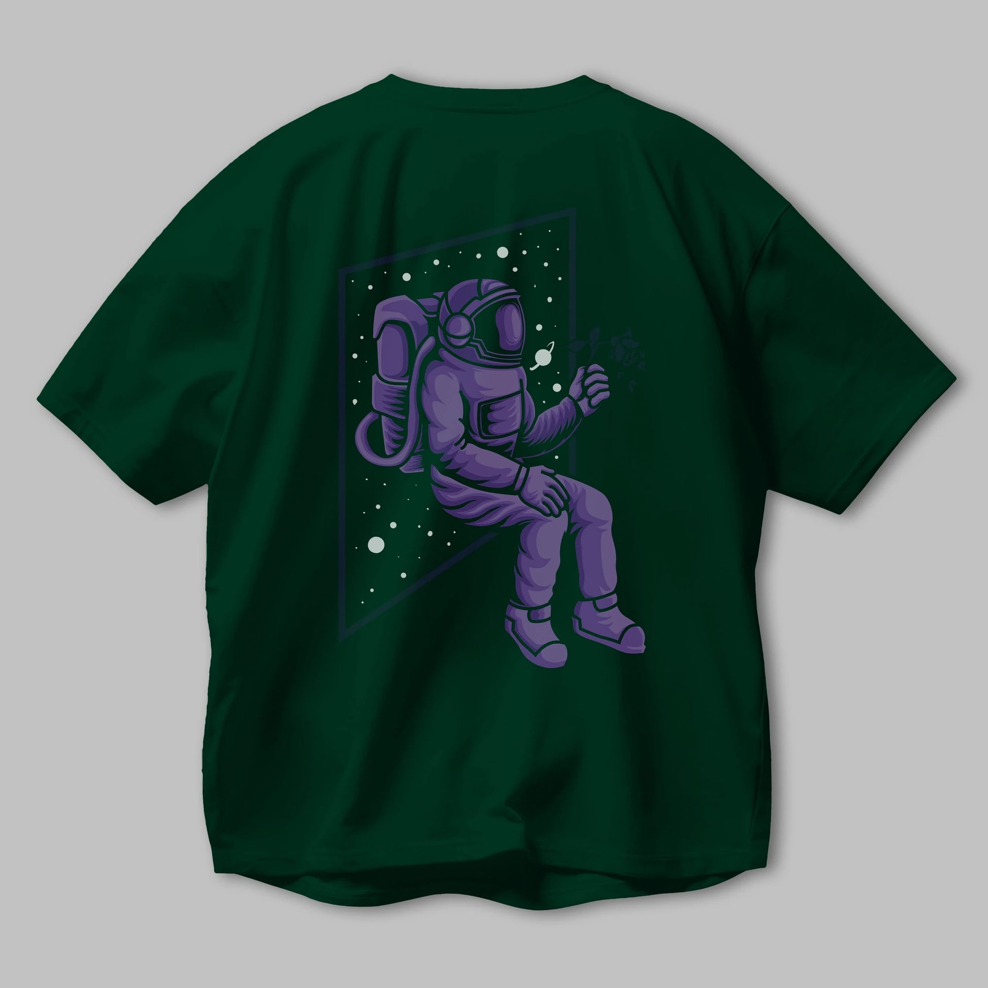 Astronaut holding black rose Arka Baskılı Oversize t-shirt Erkek Kadın Unisex