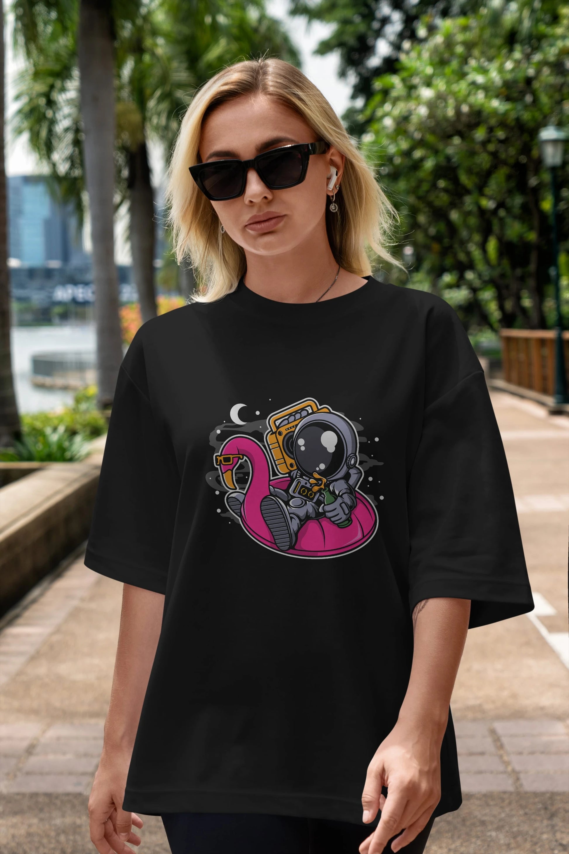 Astronaut Floaties Ballon Ön Baskılı Oversize t-shirt Erkek Kadın Unisex
