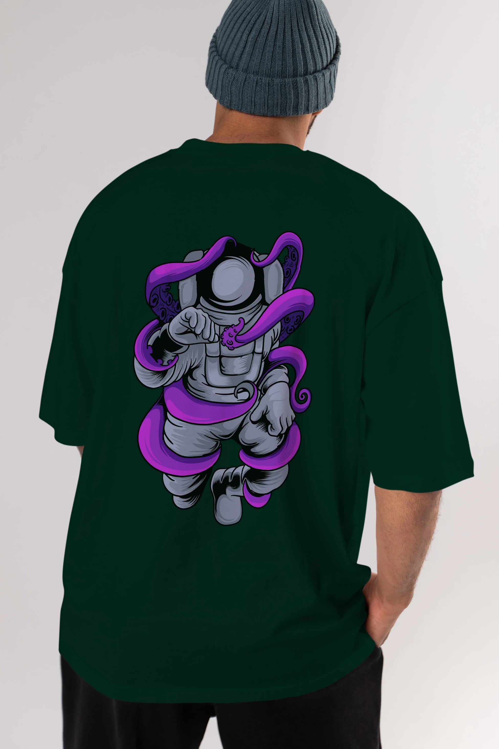 Astronaut fighting octopus Arka Baskılı Oversize t-shirt Erkek Kadın Unisex