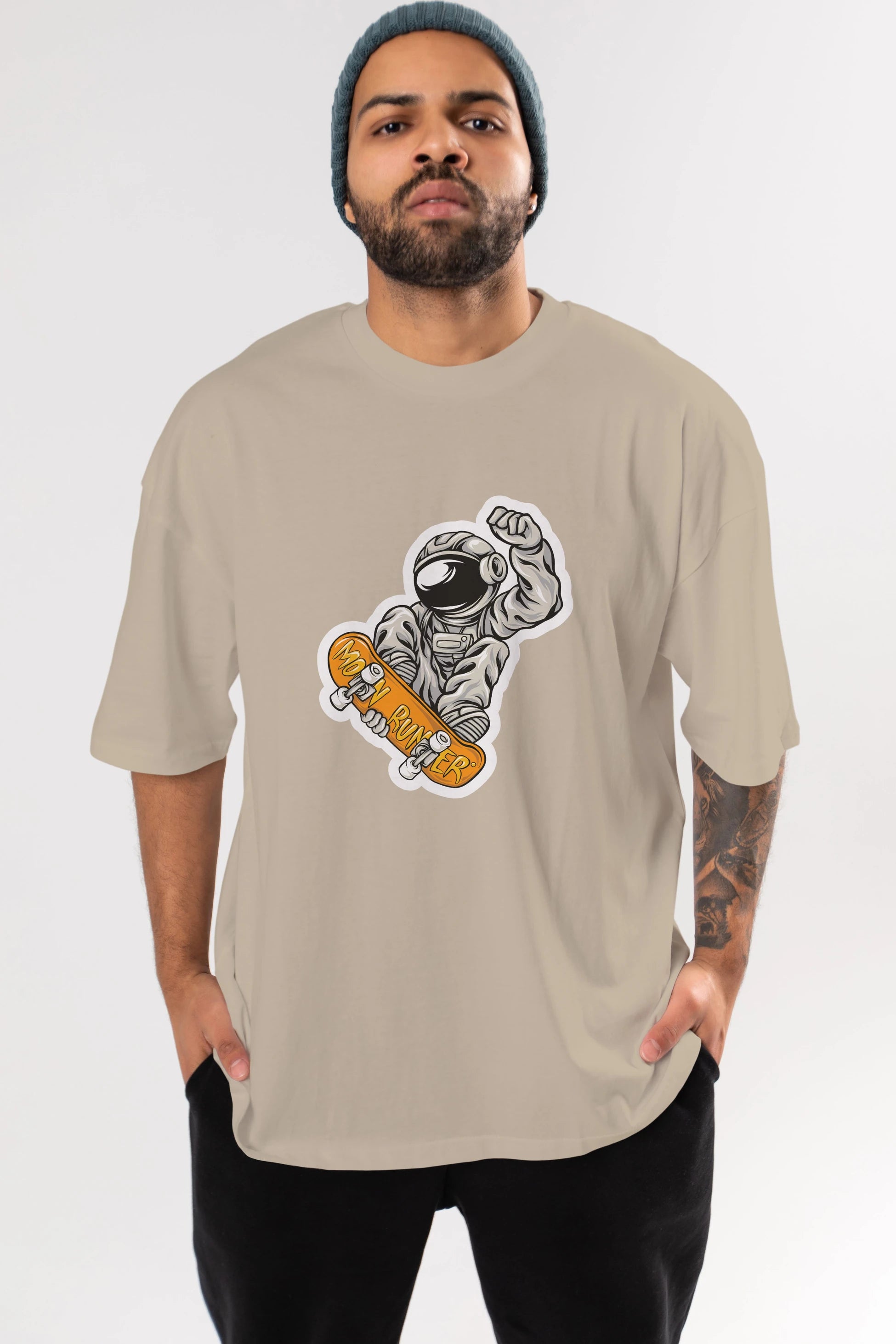 Moon Runner Sticker Ön Baskılı Oversize t-shirt Erkek Kadın Unisex
