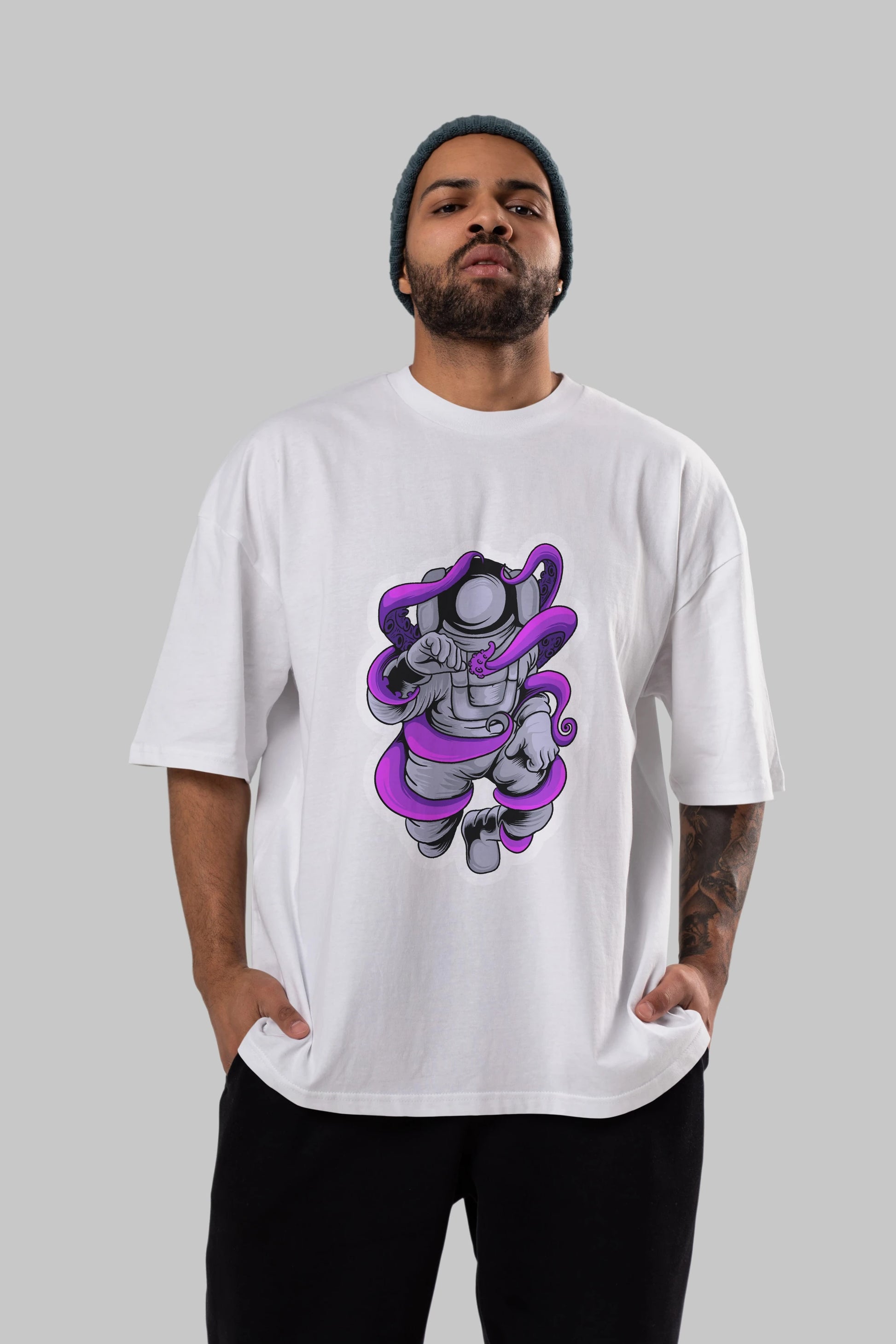 Astronaut fighting octopus sticker Ön Baskılı Oversize t-shirt Erkek Kadın Unisex