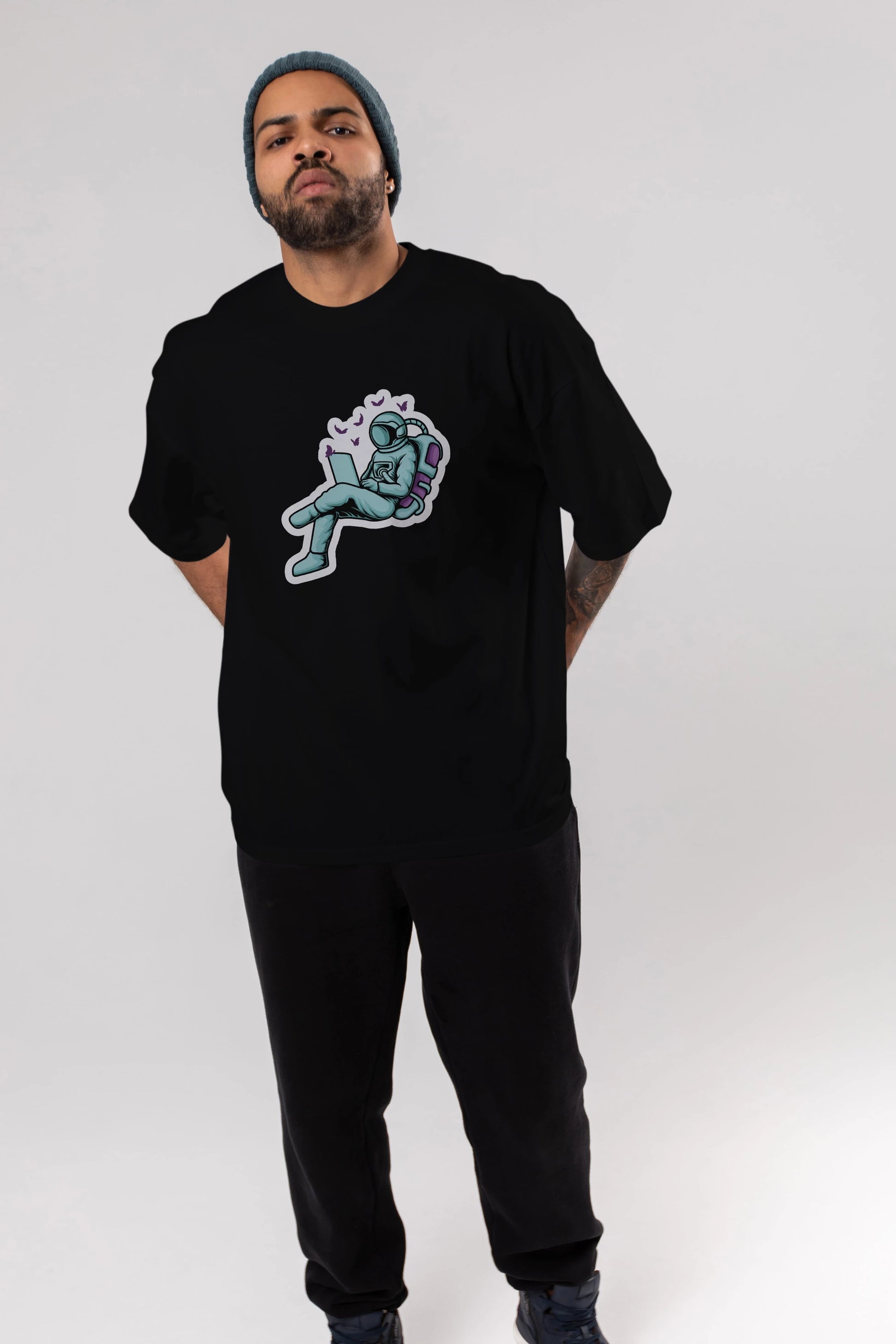 Work with Butterflies in Space Sticker Ön Baskılı Oversize t-shirt Erkek Kadın Unisex