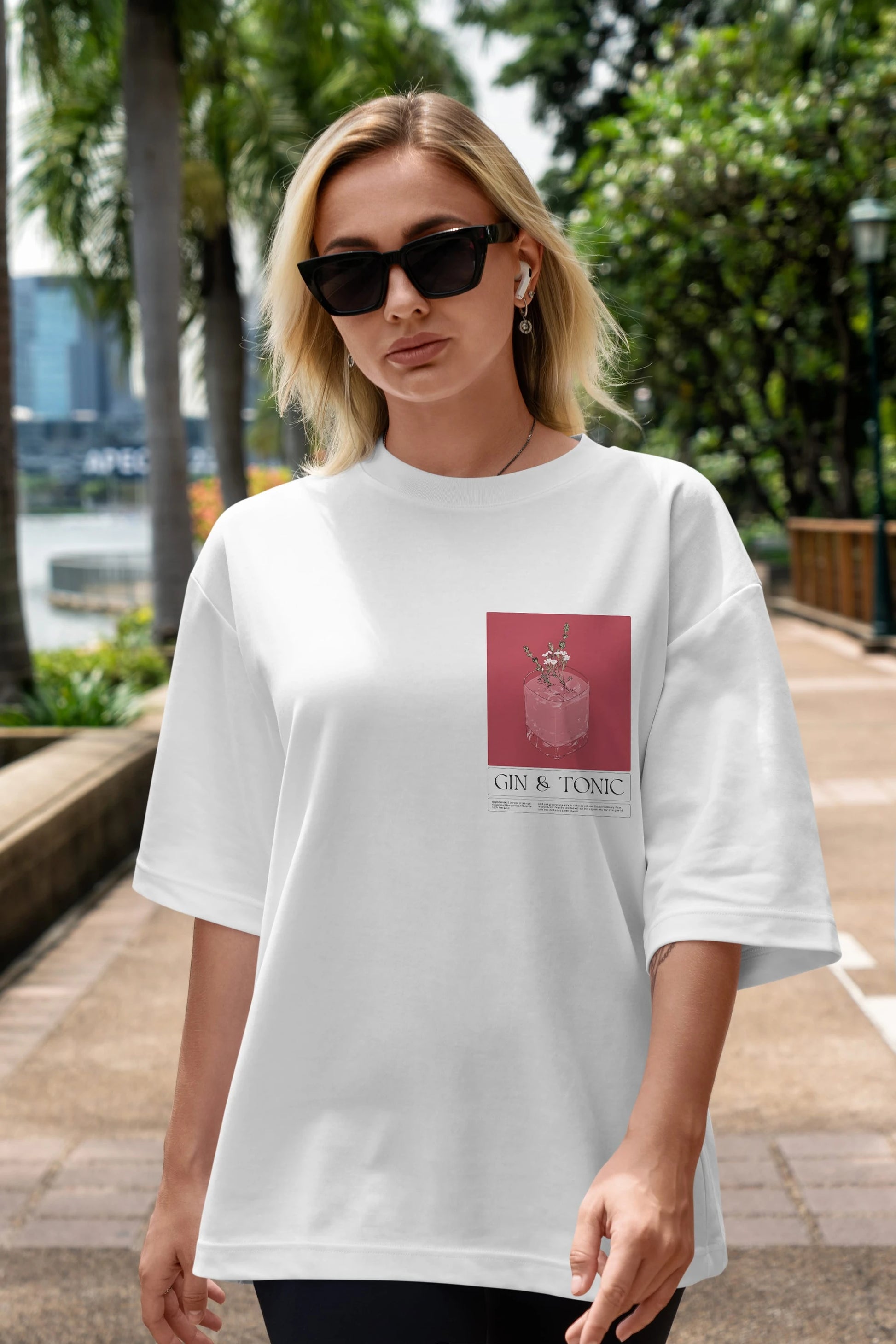Gin Tonic 4 Ön Sol Baskılı Oversize t-shirt Erkek Kadın Unisex %100 Pamuk Bisiklet Yaka tişort