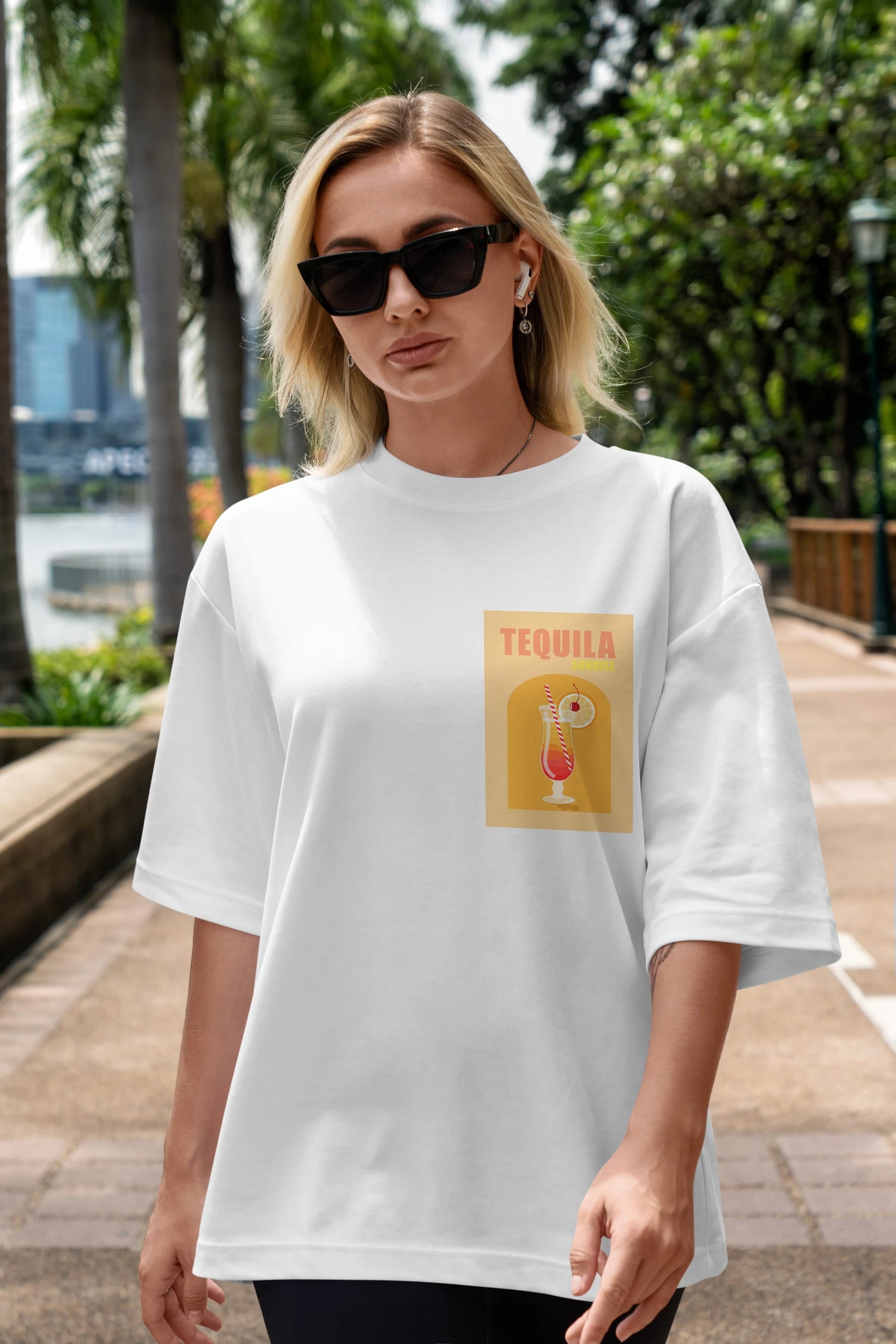 Tequila Sunrise Ön Sol Baskılı Oversize t-shirt Erkek Kadın Unisex %100 Pamuk Bisiklet Yaka tişort