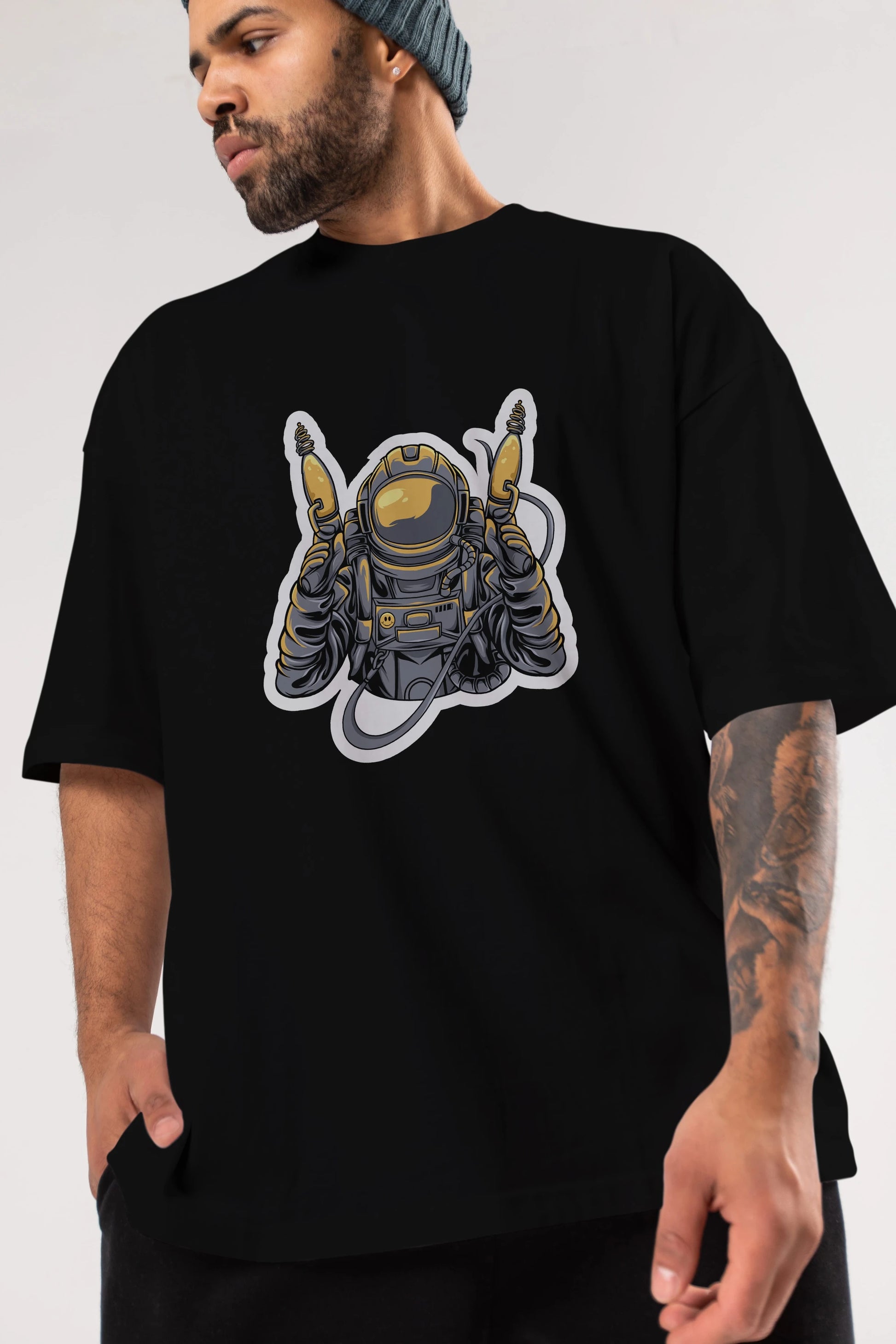 Alien Hunter Sticker Ön Baskılı Oversize t-shirt Erkek Kadın Unisex
