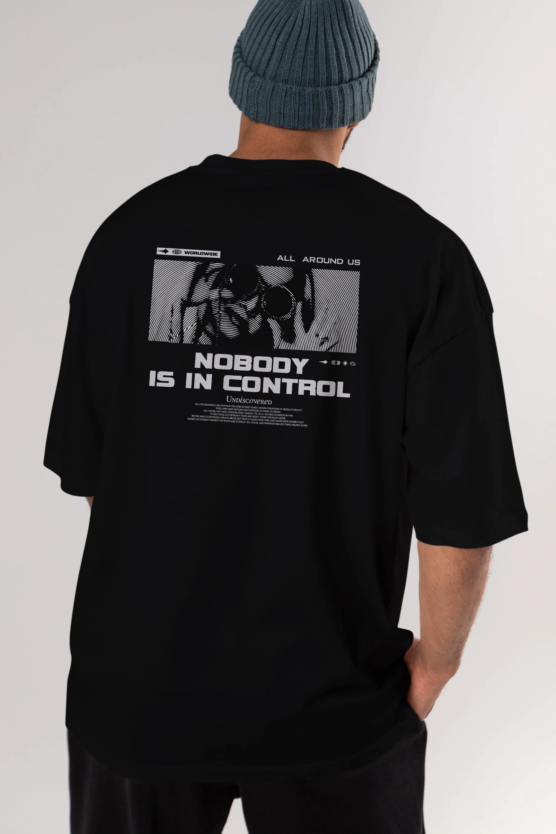 Nobody is in Control Arka Baskılı Oversize t-shirt Erkek Kadın Unisex