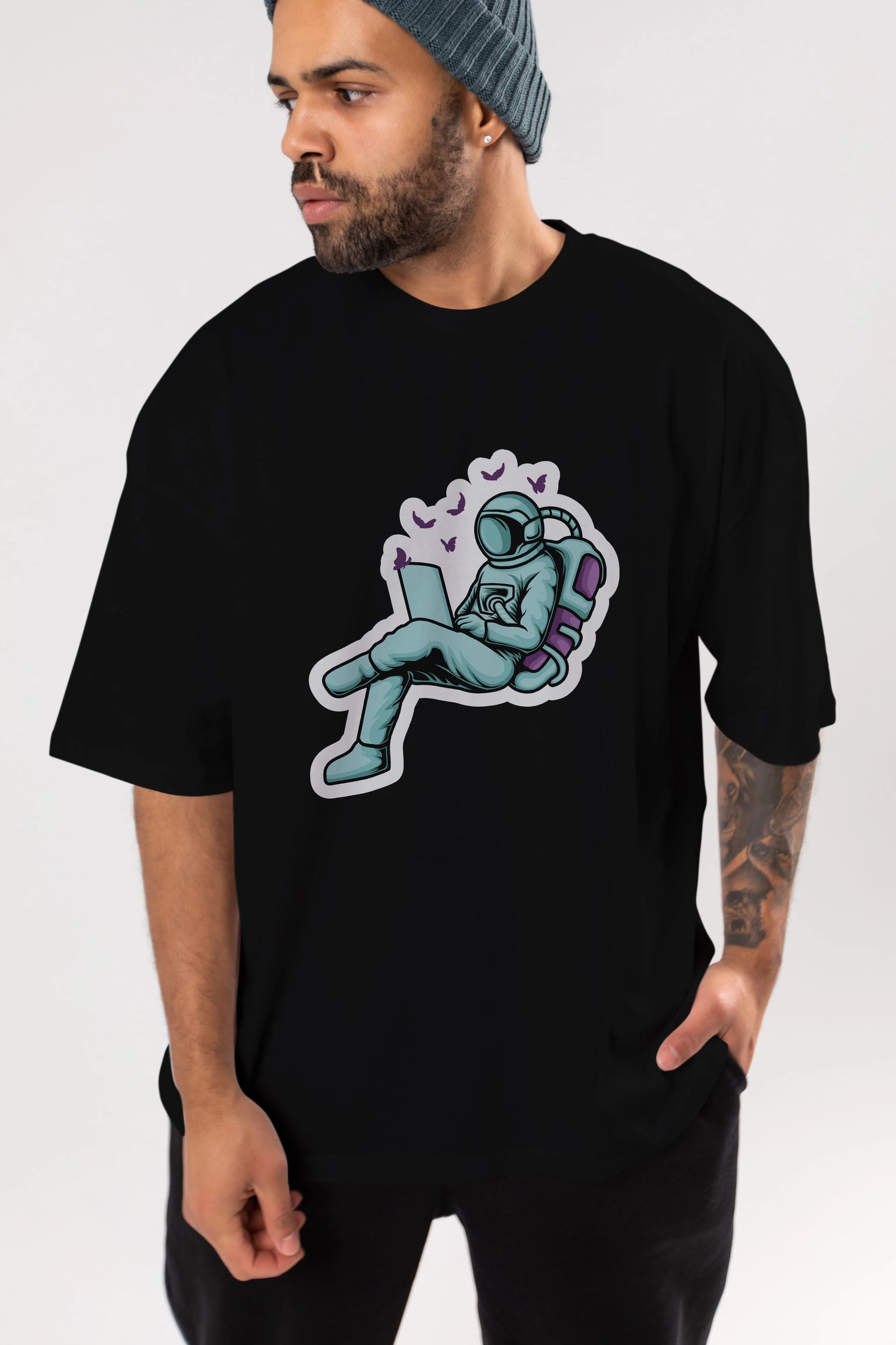 Work with Butterflies in Space Sticker Ön Baskılı Oversize t-shirt Erkek Kadın Unisex