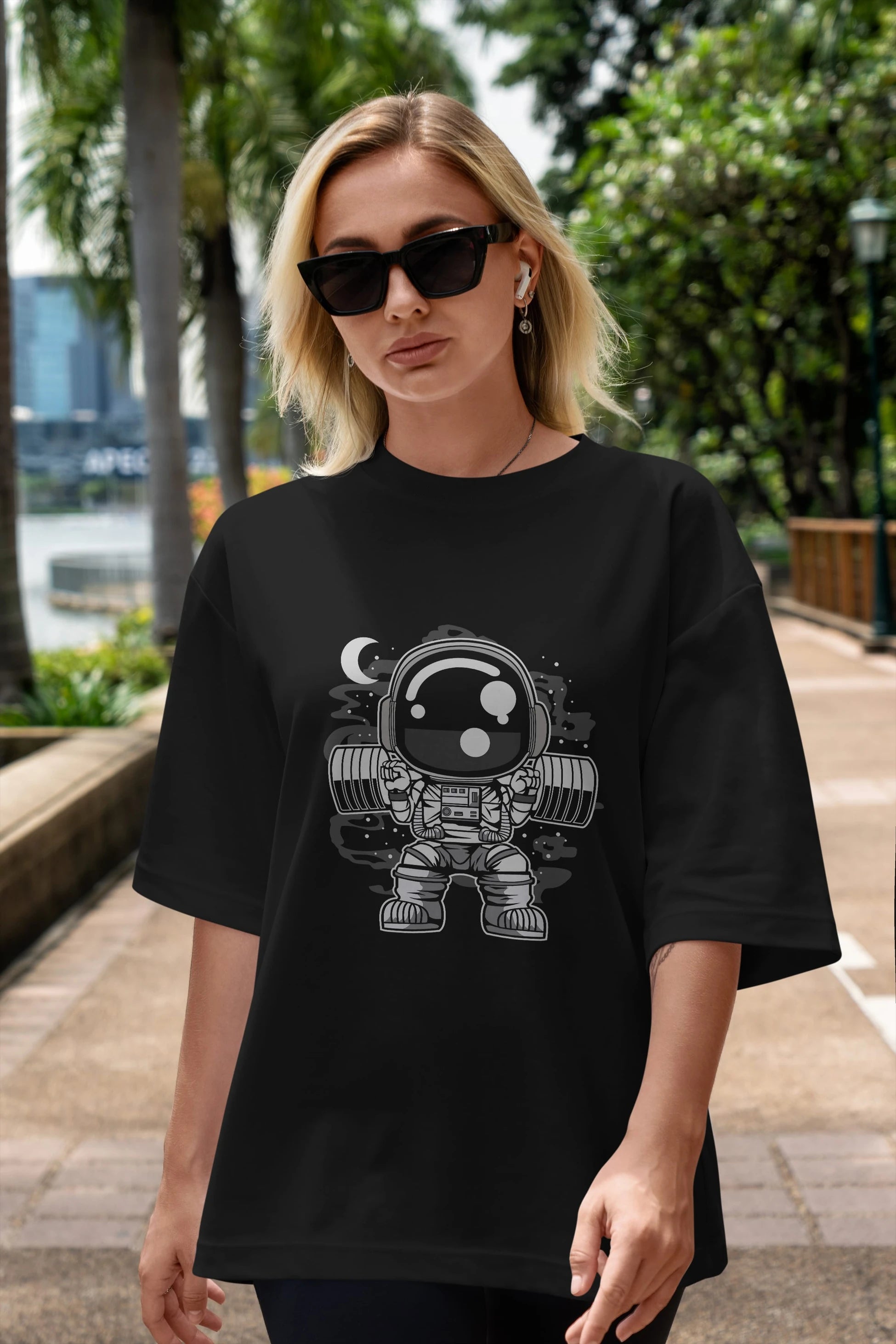 Astronaut Barbell Body Builder Ön Baskılı Oversize t-shirt Erkek Kadın Unisex