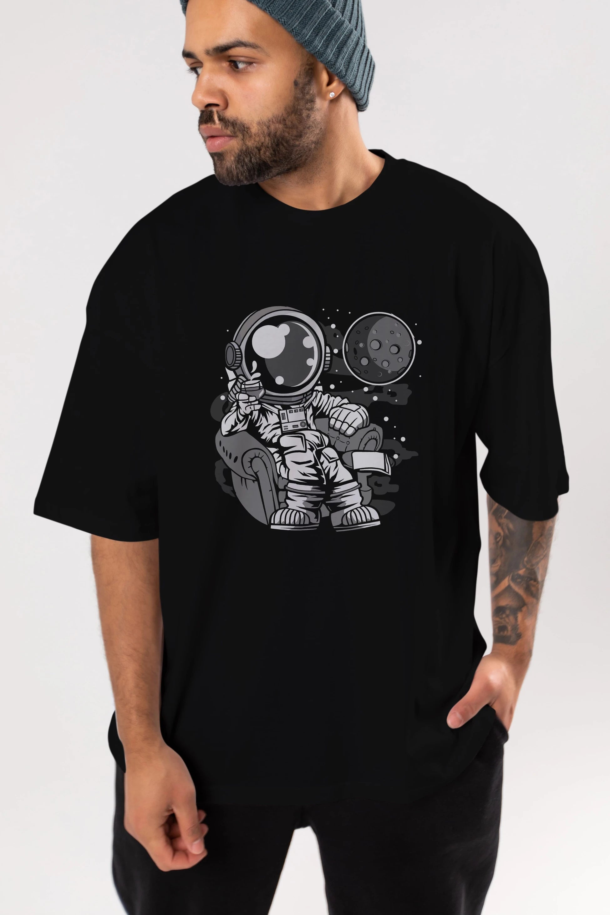 Astronaut Drinking And Relax Ön Baskılı Oversize t-shirt Erkek Kadın Unisex