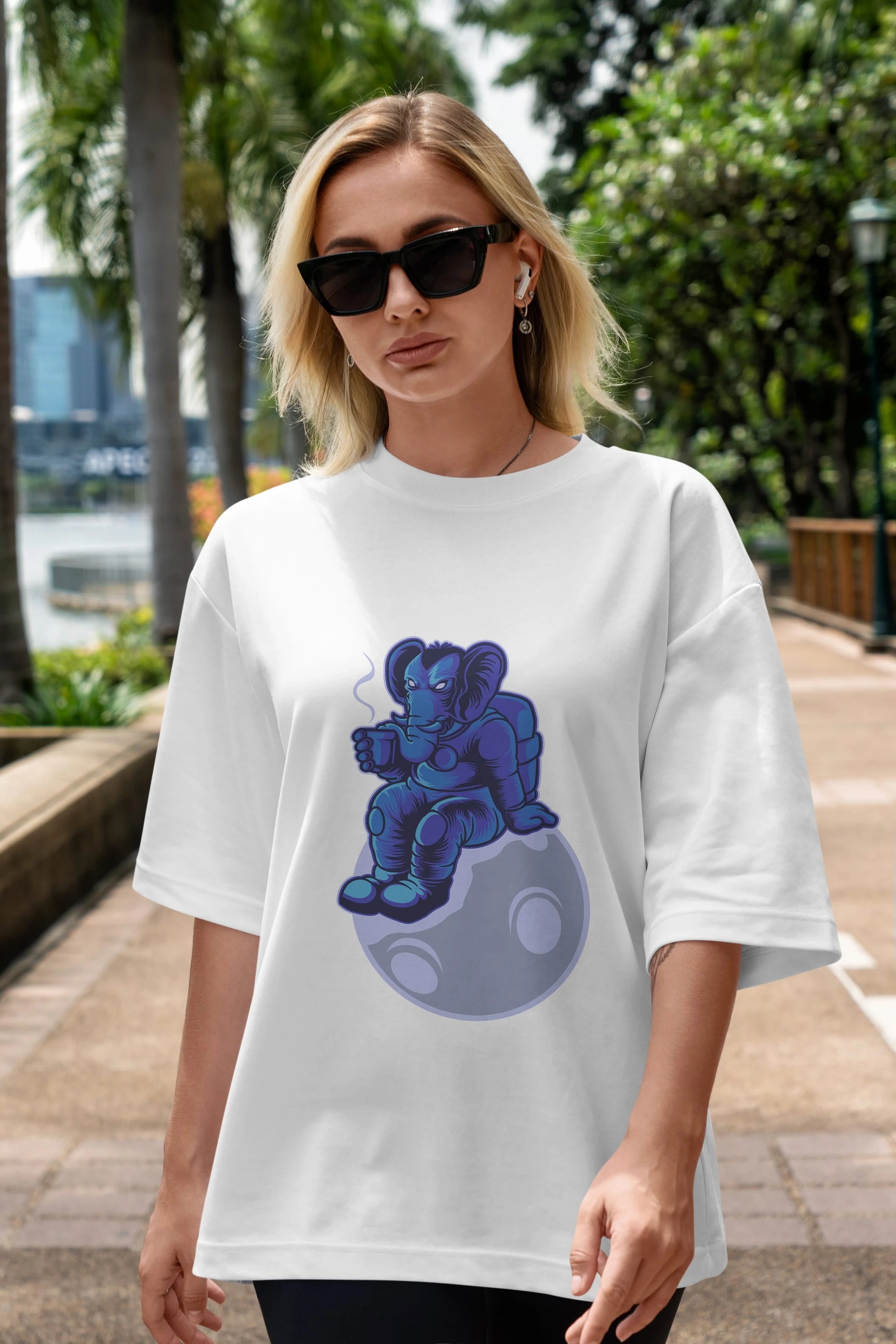 Space Elephant Drink Coffee Sticker Ön Baskılı Oversize t-shirt Erkek Kadın Unisex
