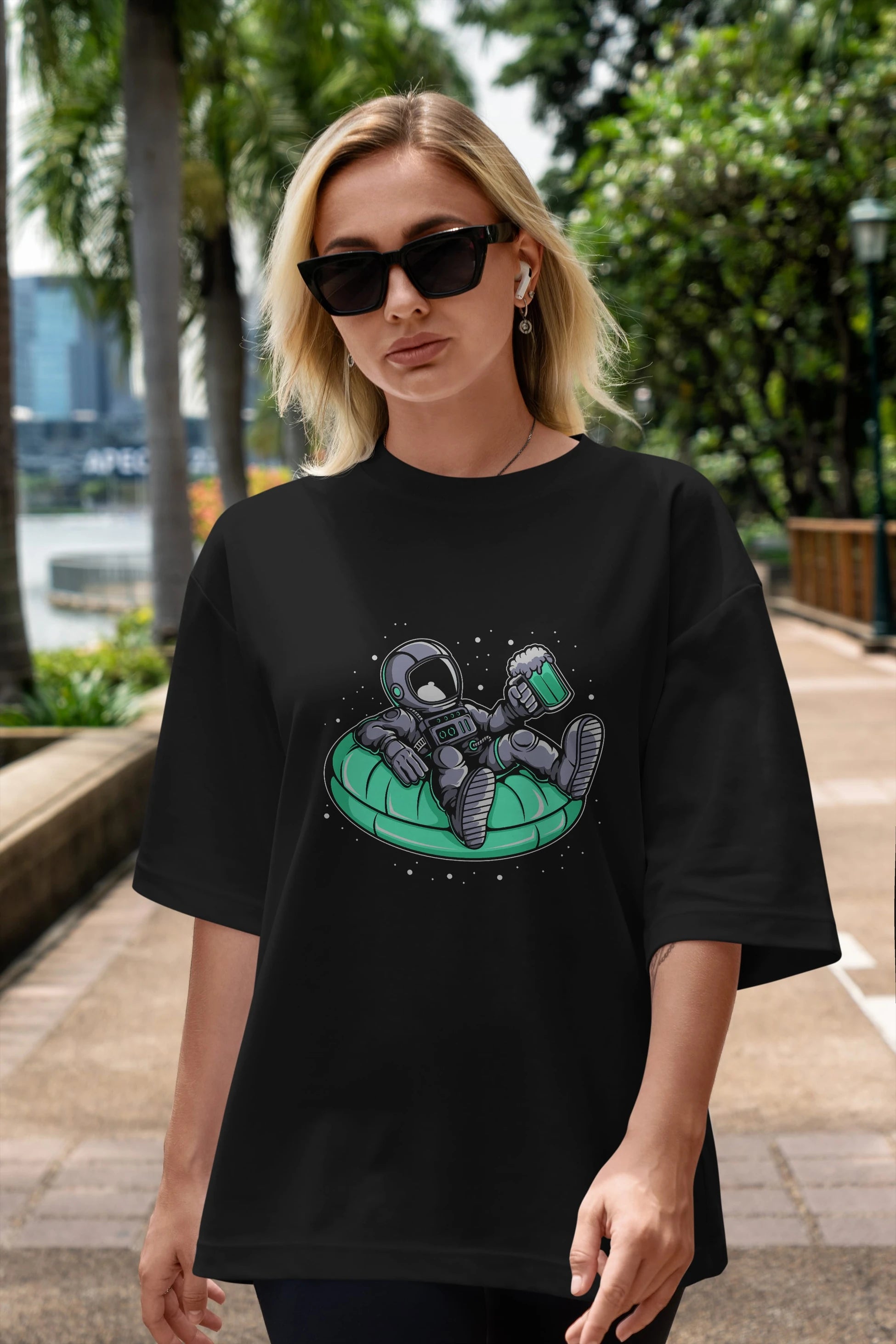 Astronaut Pool Float Ön Baskılı Oversize t-shirt Erkek Kadın Unisex