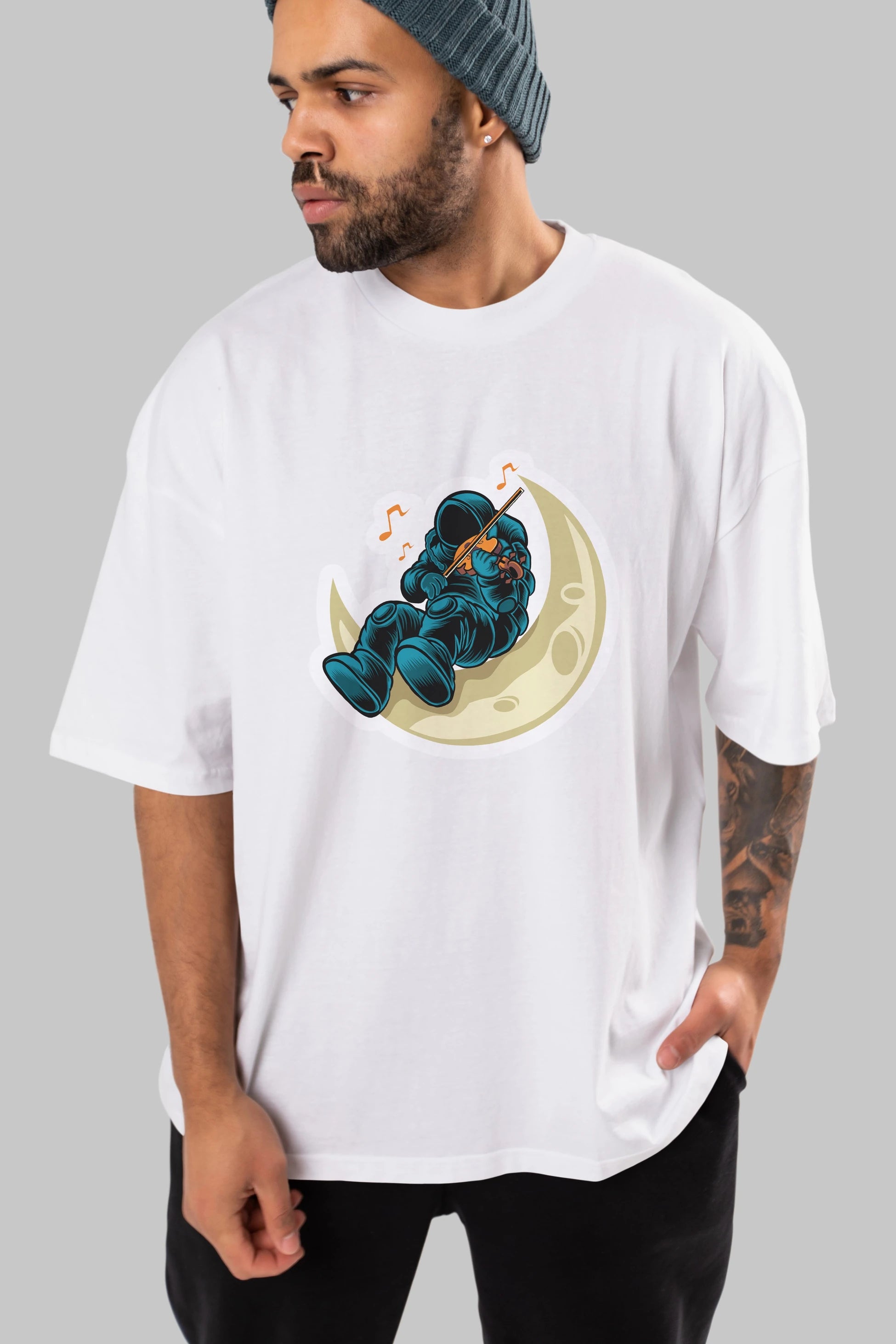 Playing Vionist in Space Sticker Ön Baskılı Oversize t-shirt Erkek Kadın Unisex