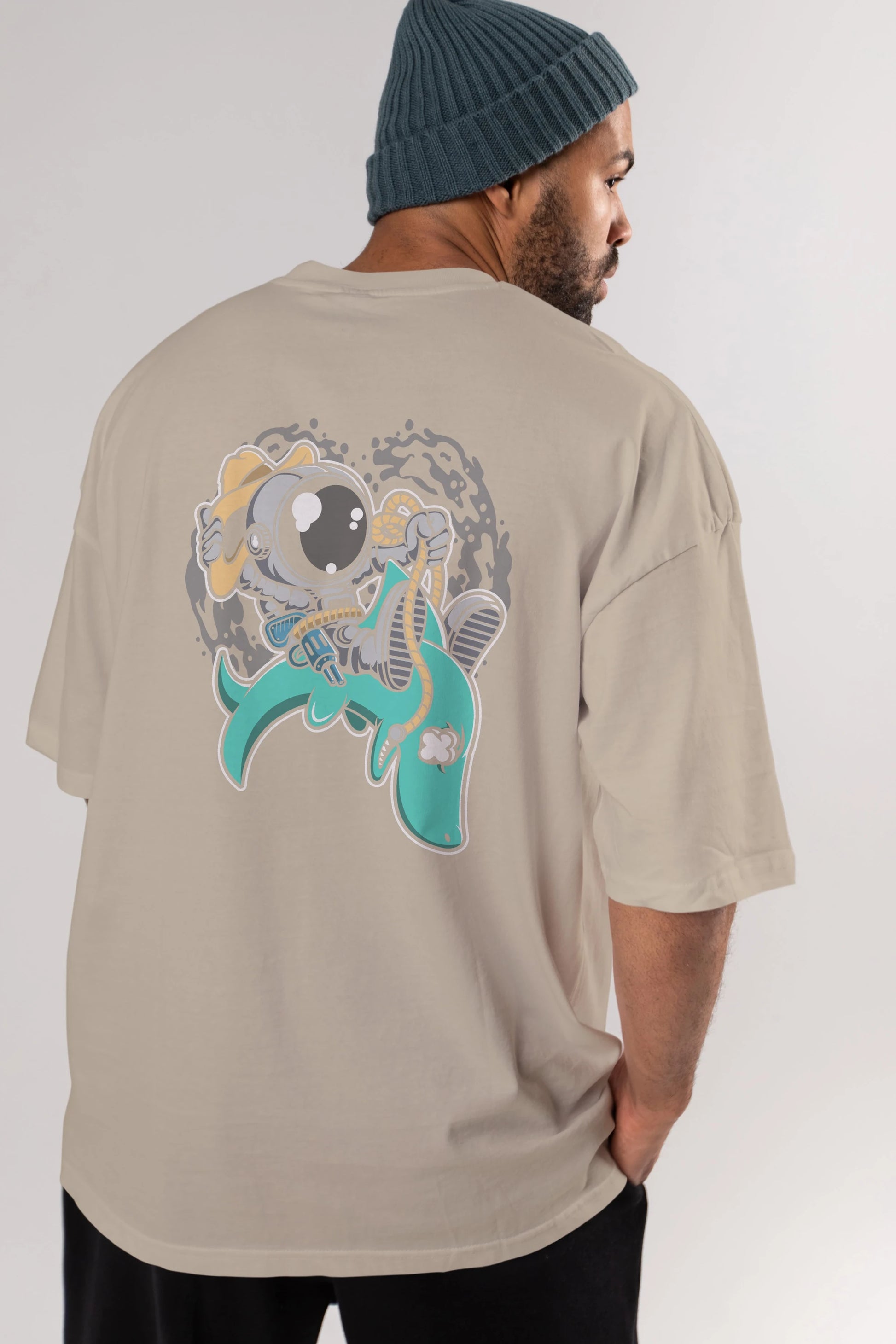 Astronaut Riding Shark Arka Baskılı Oversize t-shirt Erkek Kadın Unisex