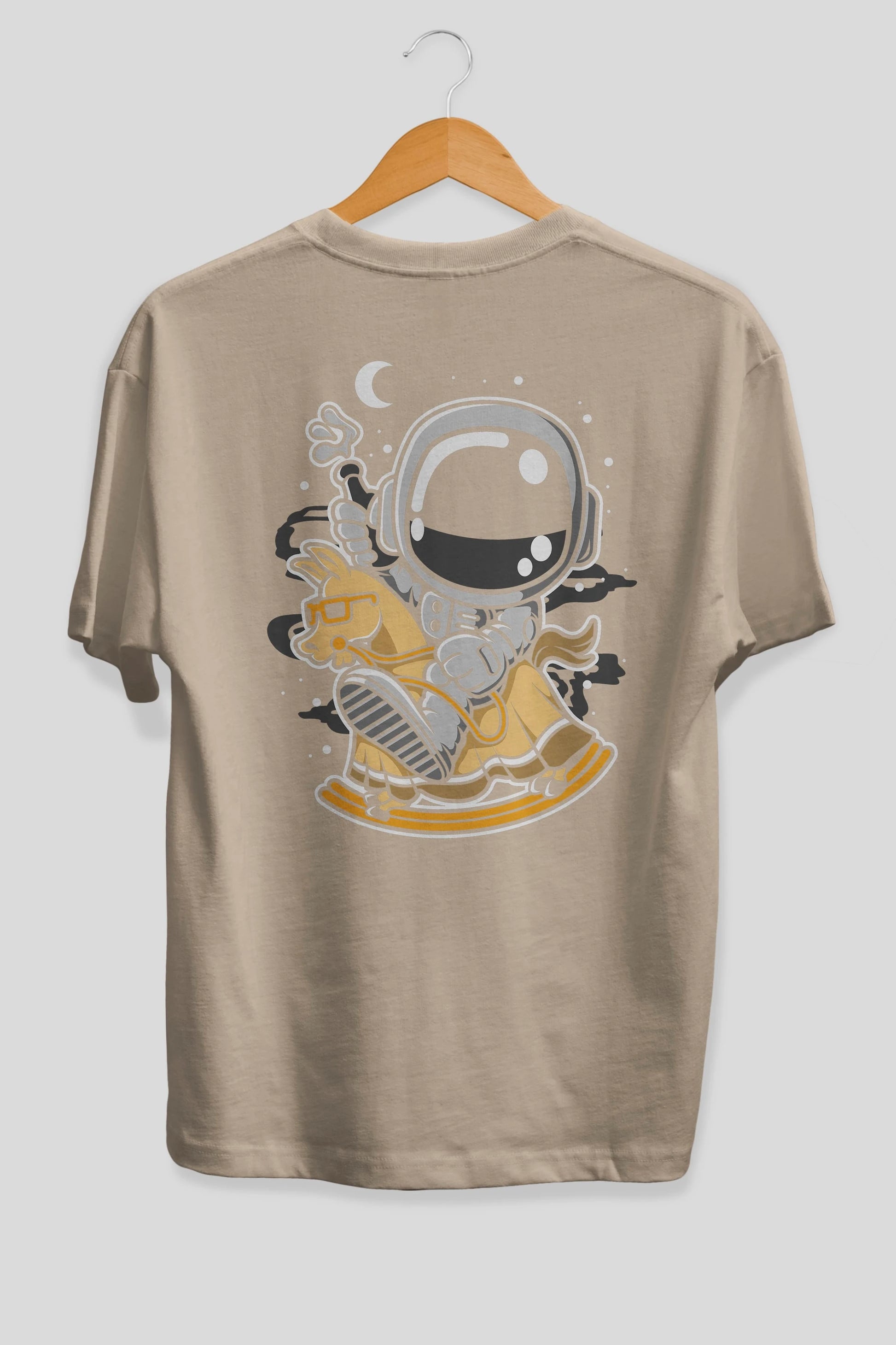 Astronaut RidingToy Horse Arka Baskılı Oversize t-shirt Erkek Kadın Unisex