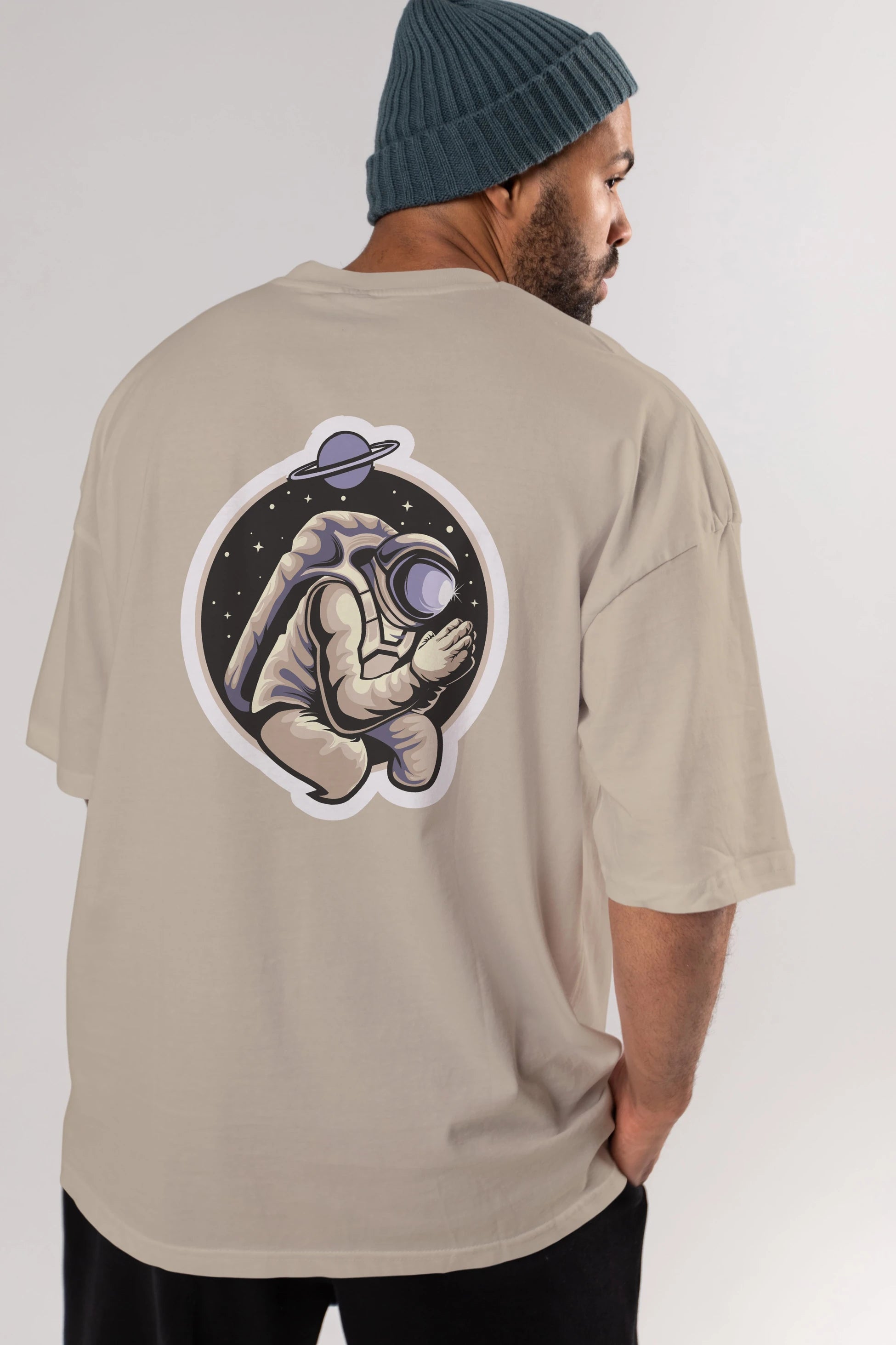 Astronaut Praying Sticker Arka Baskılı Oversize t-shirt Erkek Kadın Unisex