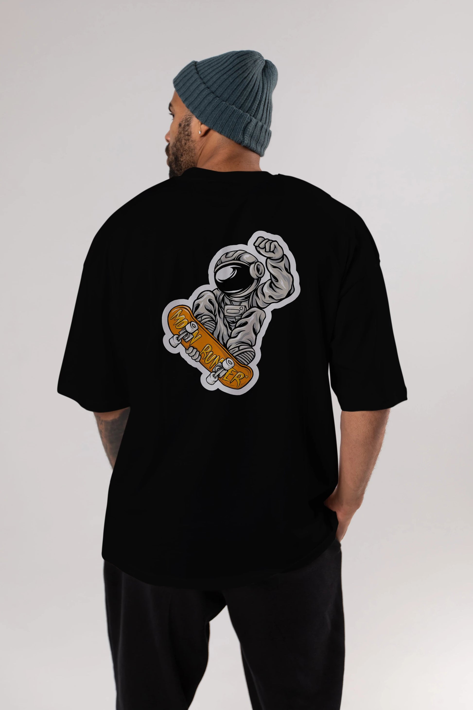 Moon Runner Sticker Arka Baskılı Oversize t-shirt Erkek Kadın Unisex