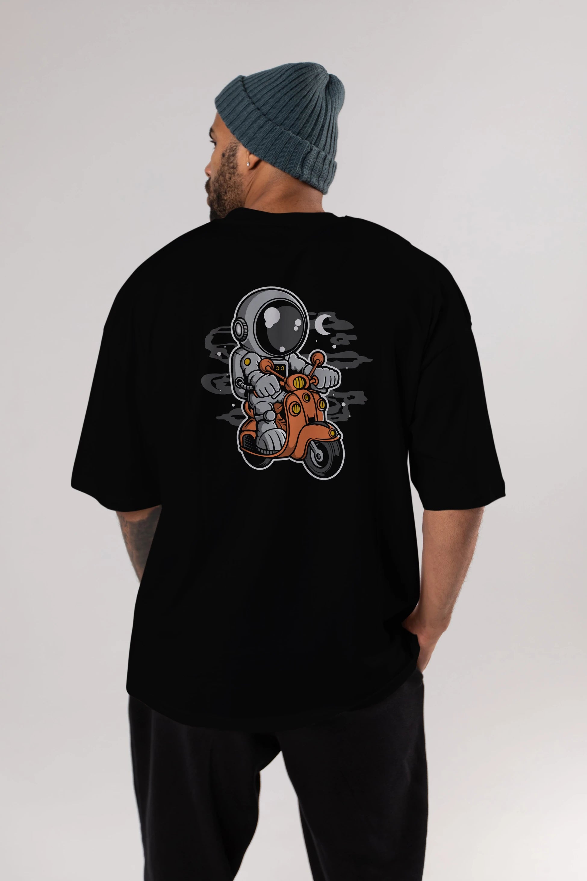 Astronaut Scooter Arka Baskılı Oversize t-shirt Erkek Kadın Unisex