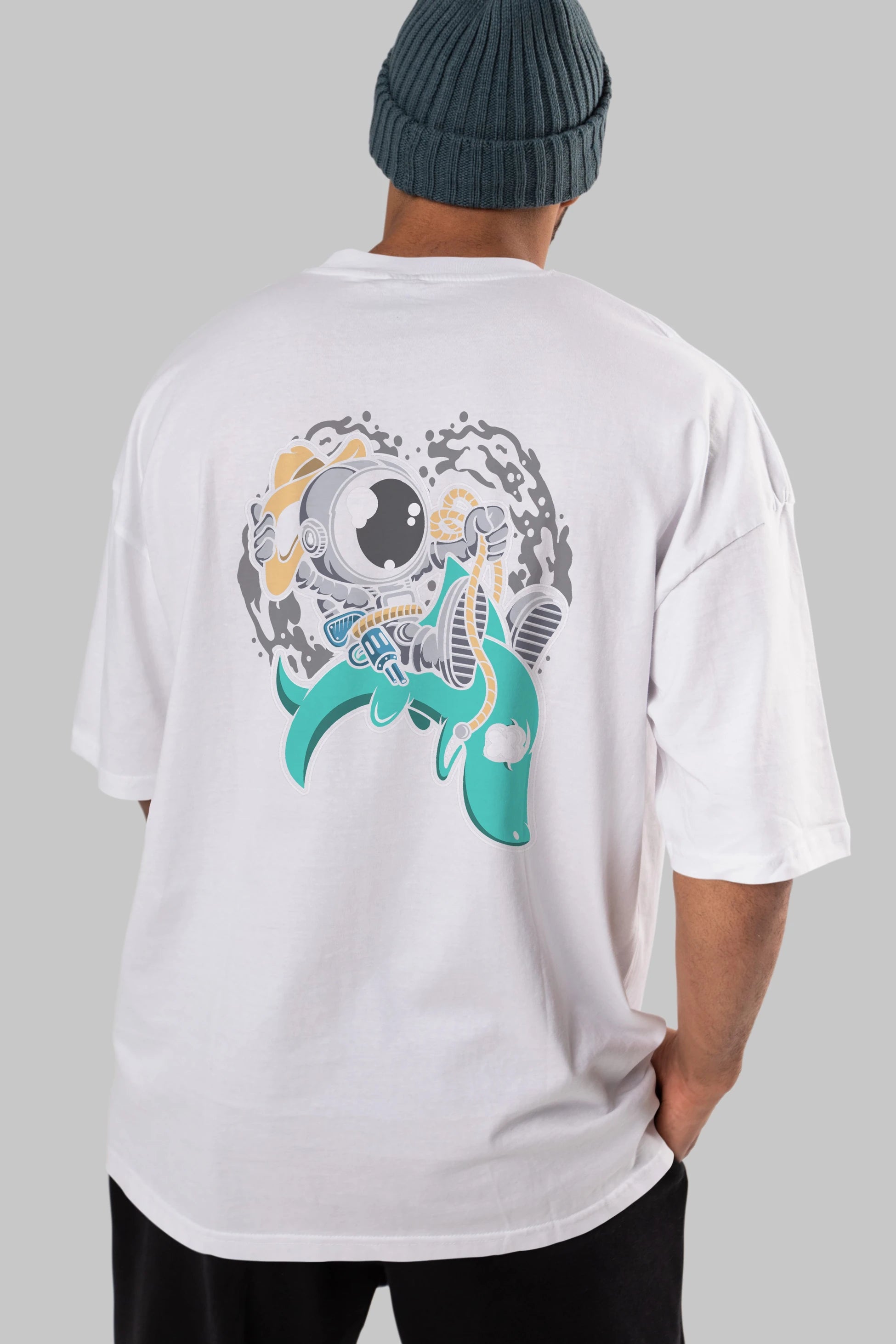 Astronaut Riding Shark Arka Baskılı Oversize t-shirt Erkek Kadın Unisex
