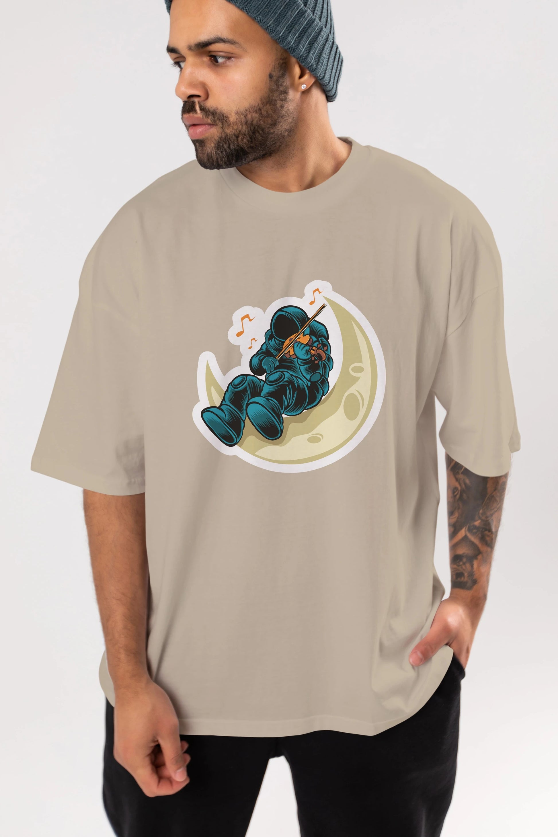 Playing Vionist in Space Sticker Ön Baskılı Oversize t-shirt Erkek Kadın Unisex