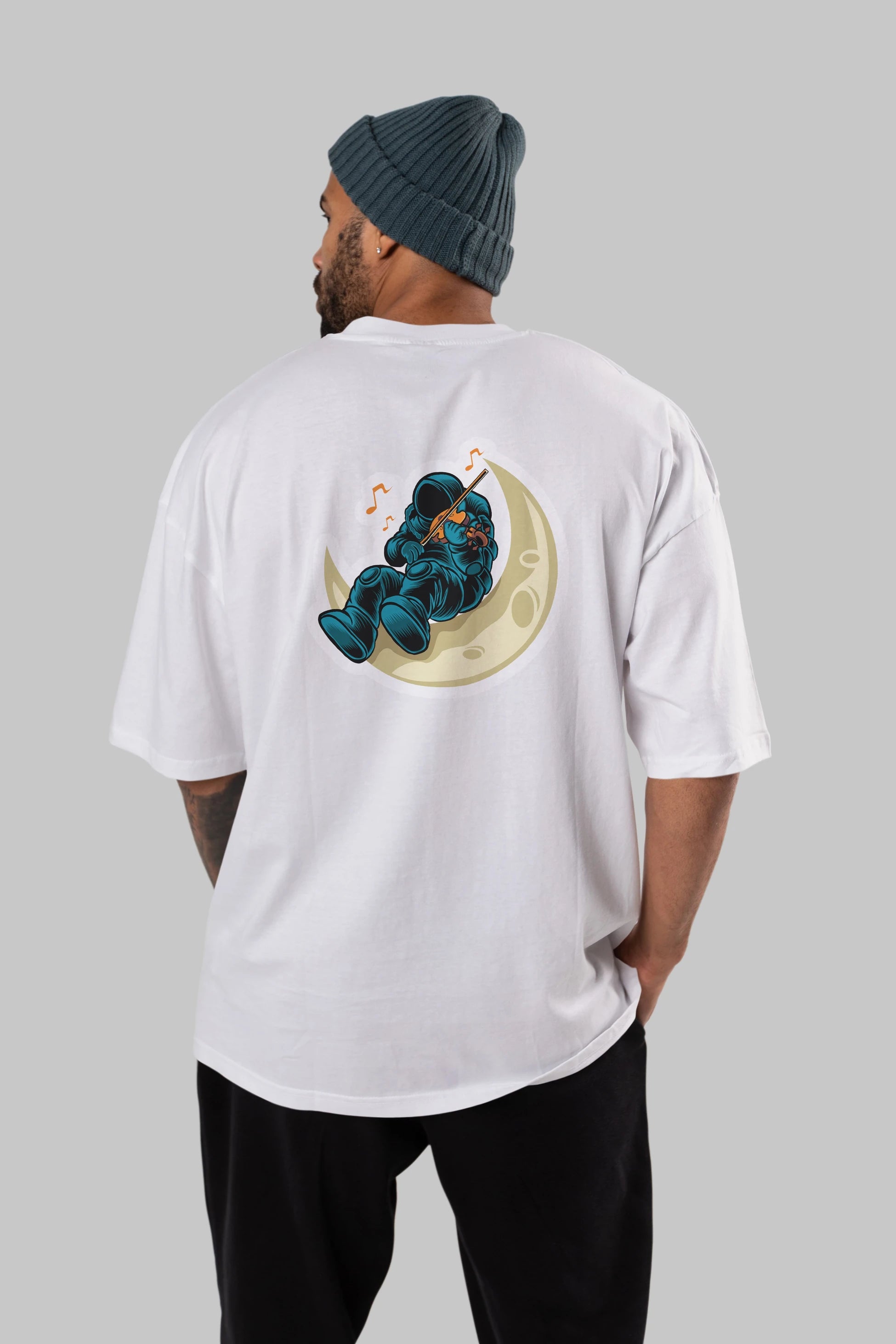 Playing Vionist in Space Sticker Arka Baskılı Oversize t-shirt Erkek Kadın Unisex