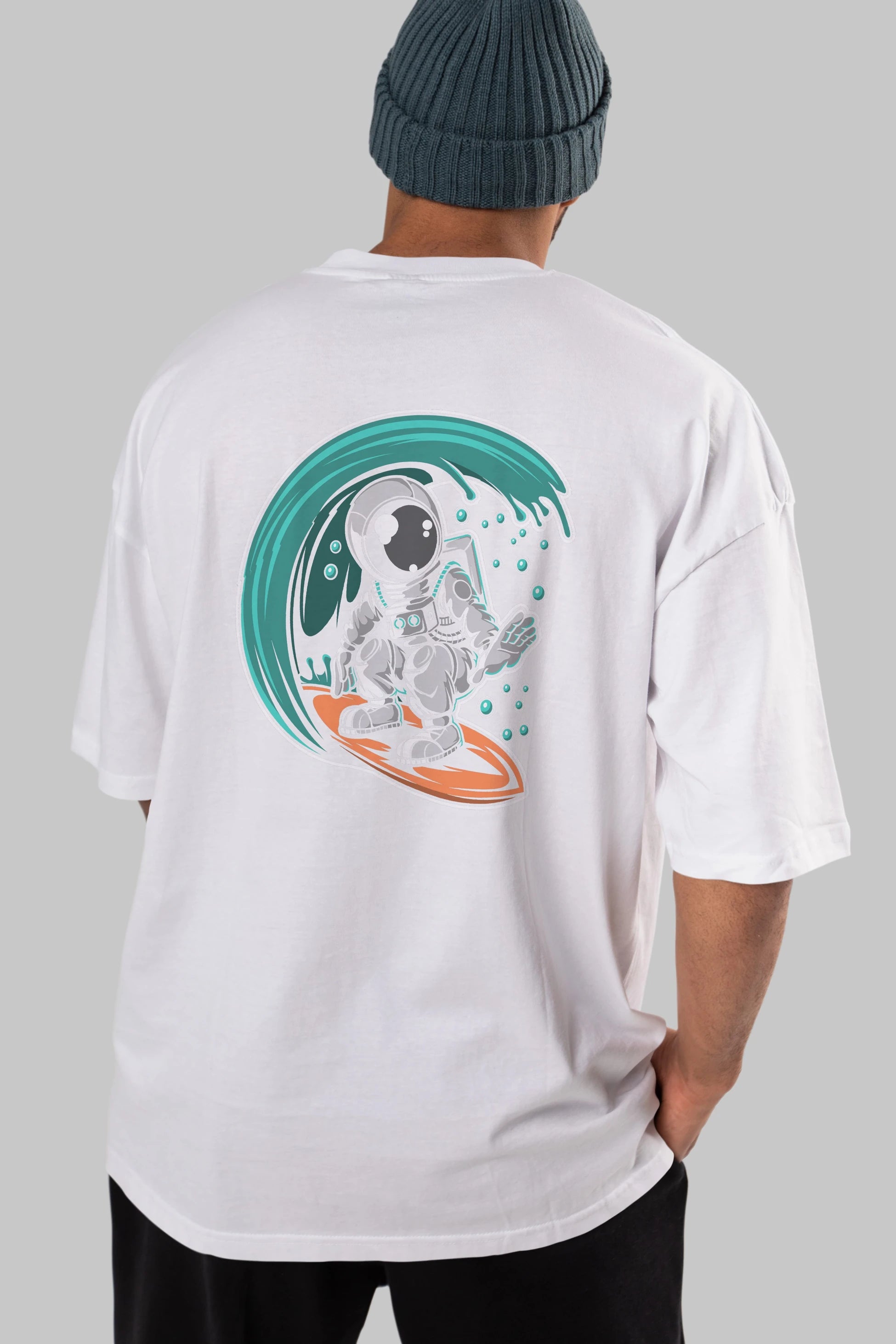 Astronaut Surfing Arka Baskılı Oversize t-shirt Erkek Kadın Unisex