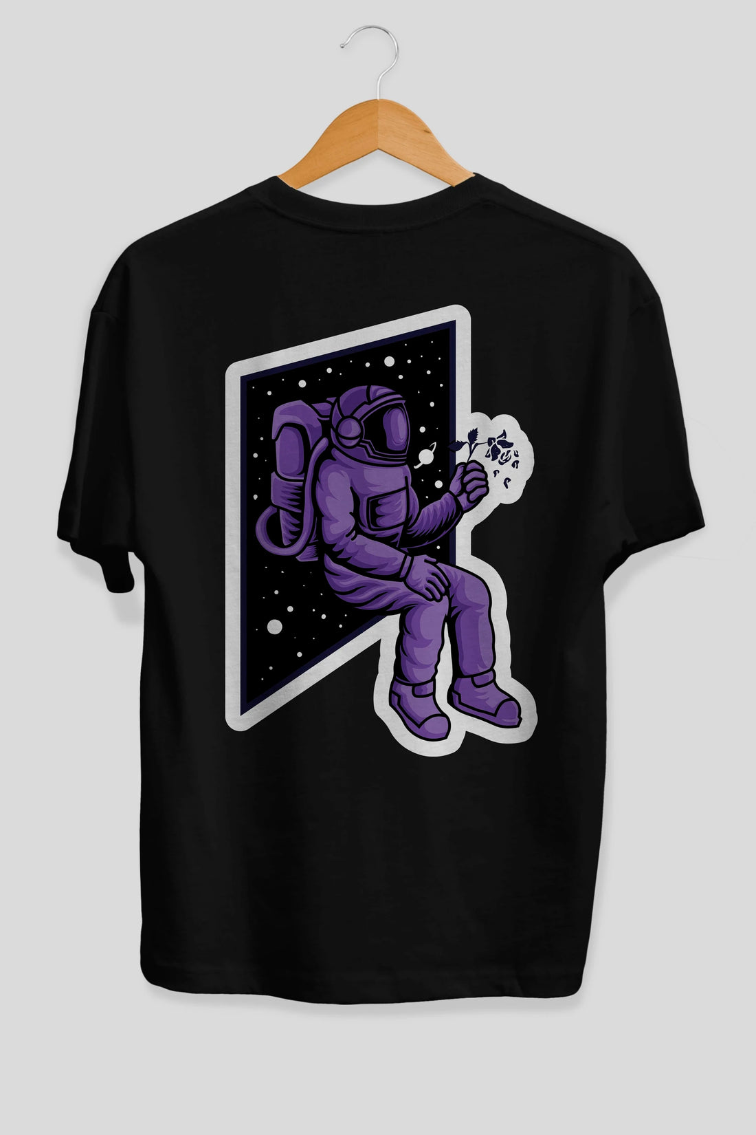 Astronaut holding black rose sticker Arka Baskılı Oversize t-shirt Erkek Kadın Unisex