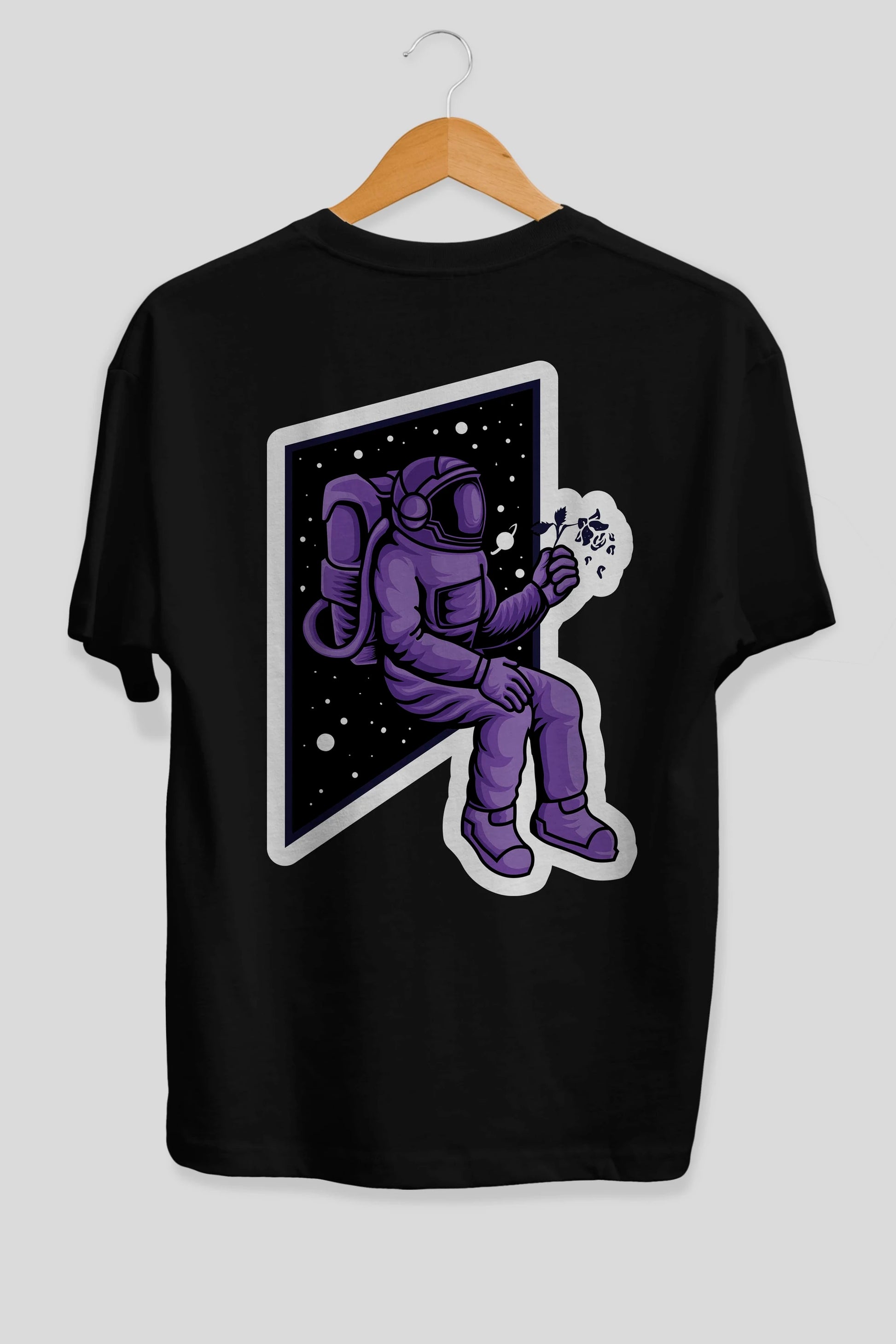 Astronaut holding black rose sticker Arka Baskılı Oversize t-shirt Erkek Kadın Unisex