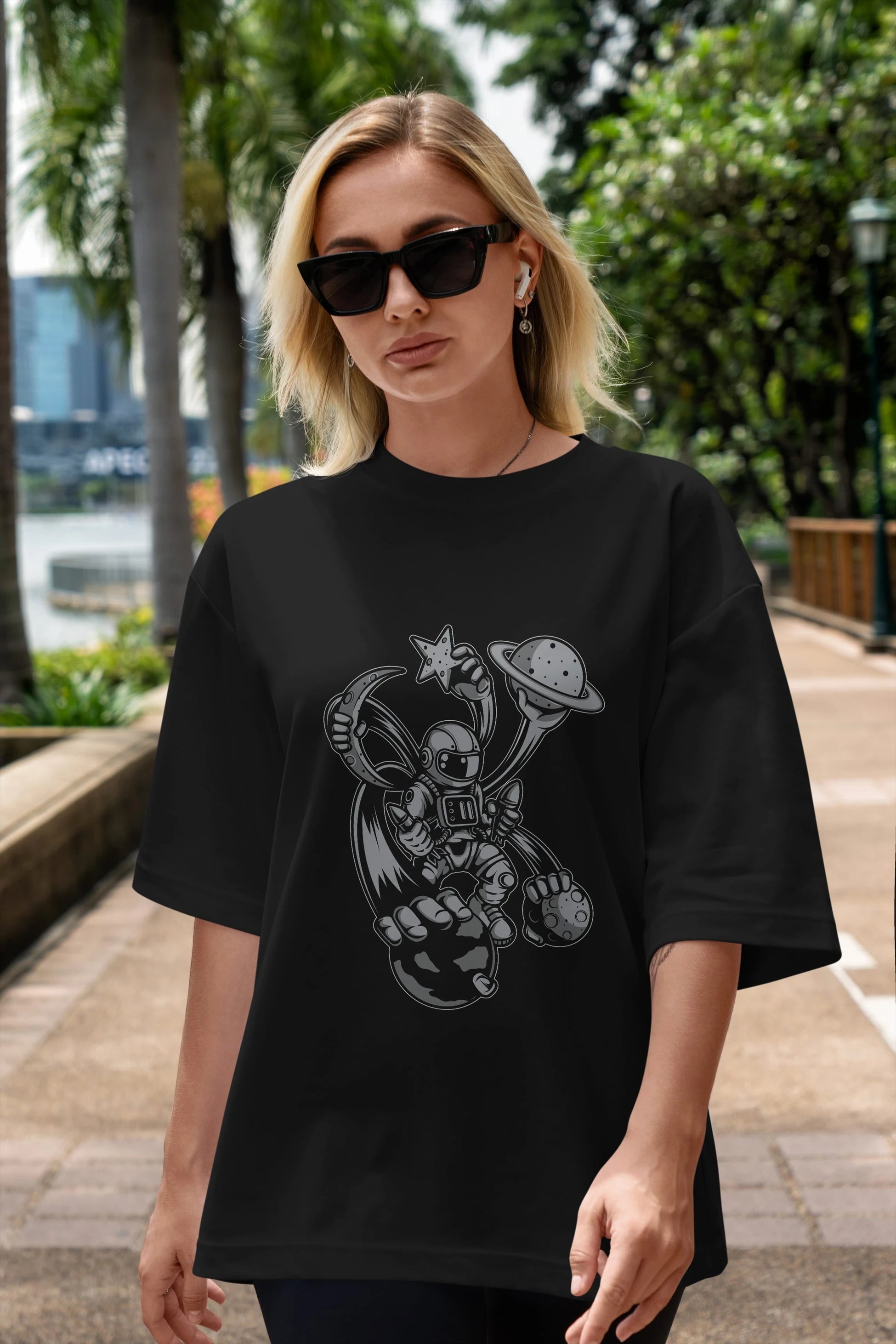 Astronaut Multiple Hands Ön Baskılı Oversize t-shirt Erkek Kadın Unisex
