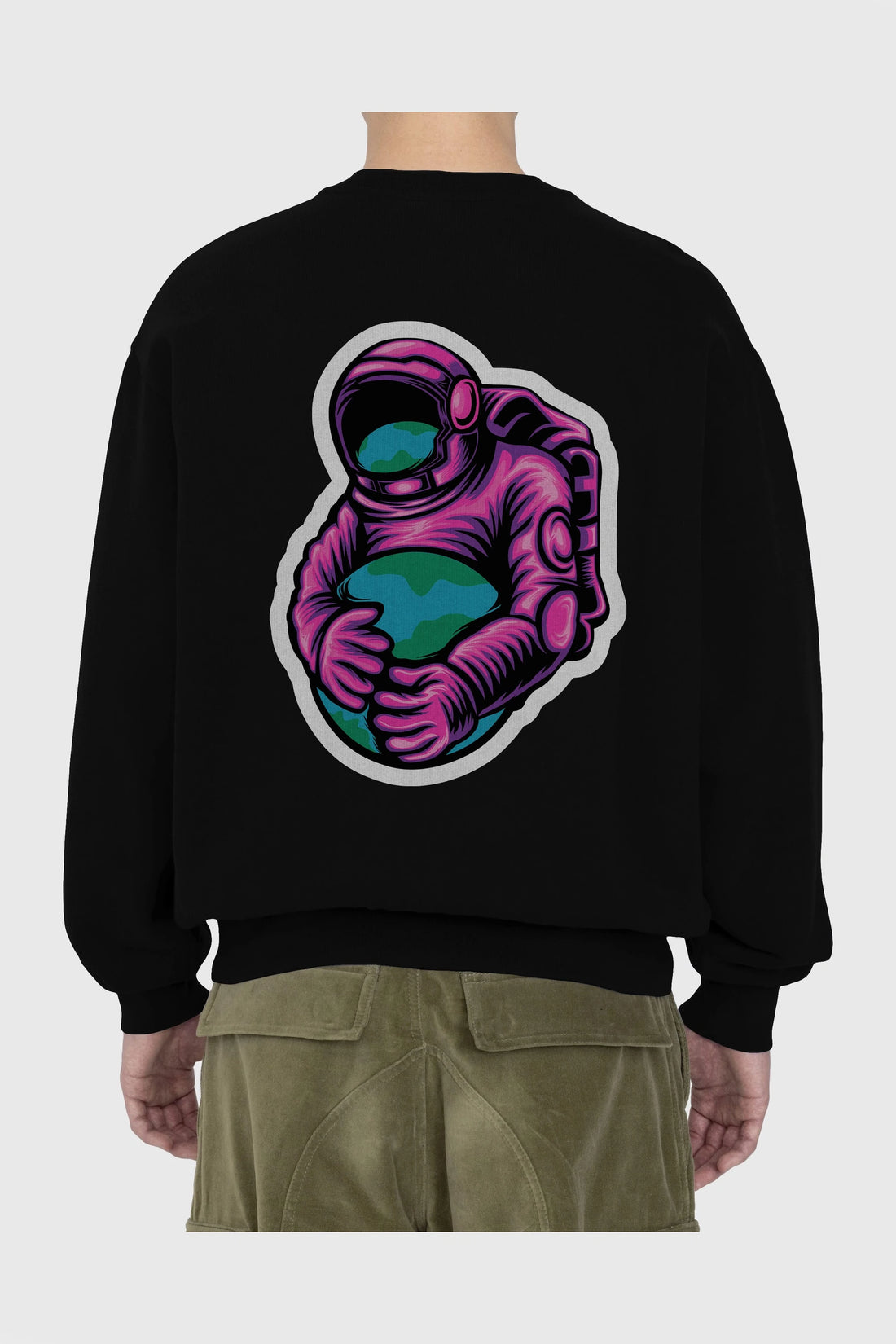 Astronaut Holding Up The Earth Sticker Arka Baskılı Oversize Sweatshirt Erkek Kadın Unisex