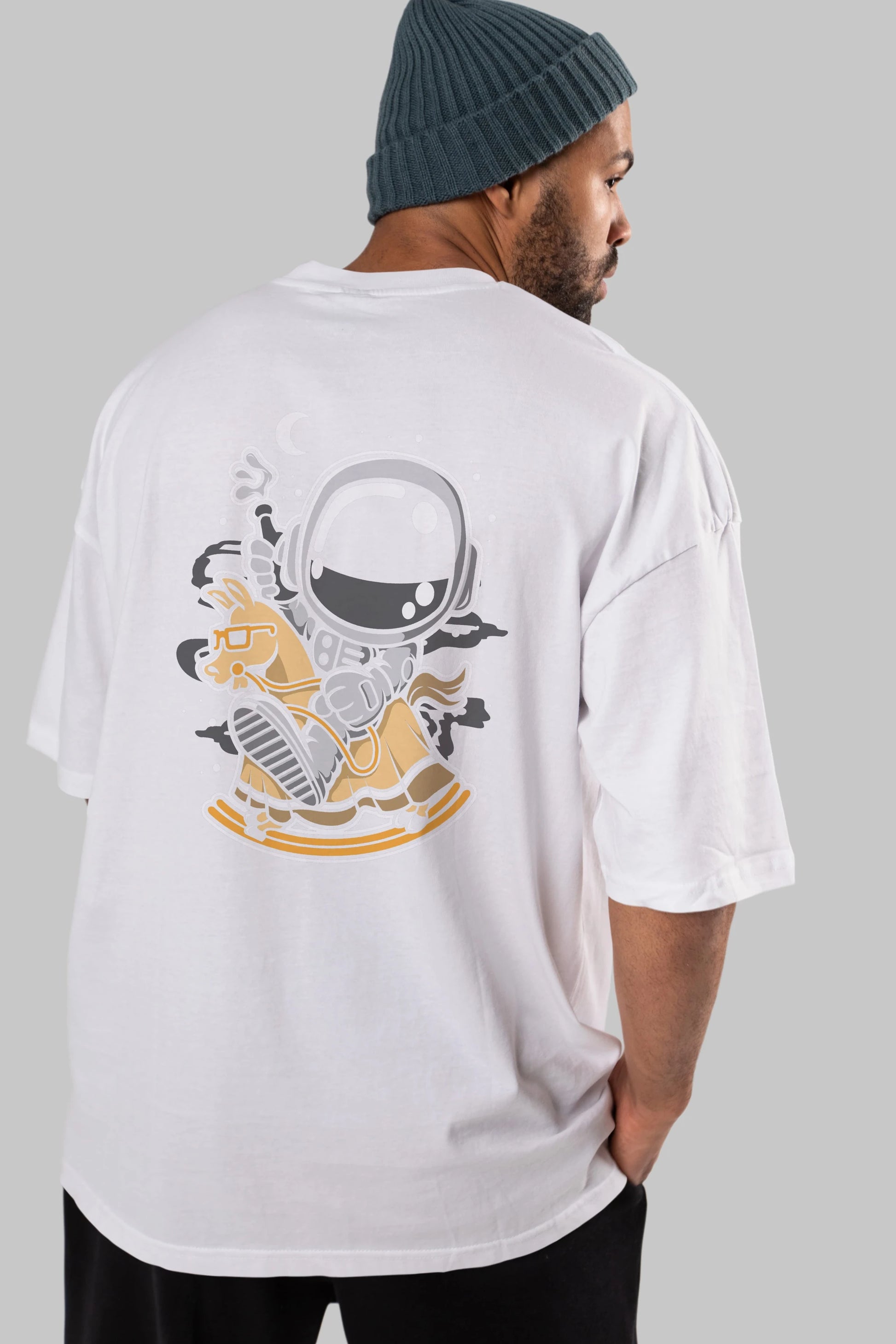 Astronaut RidingToy Horse Arka Baskılı Oversize t-shirt Erkek Kadın Unisex