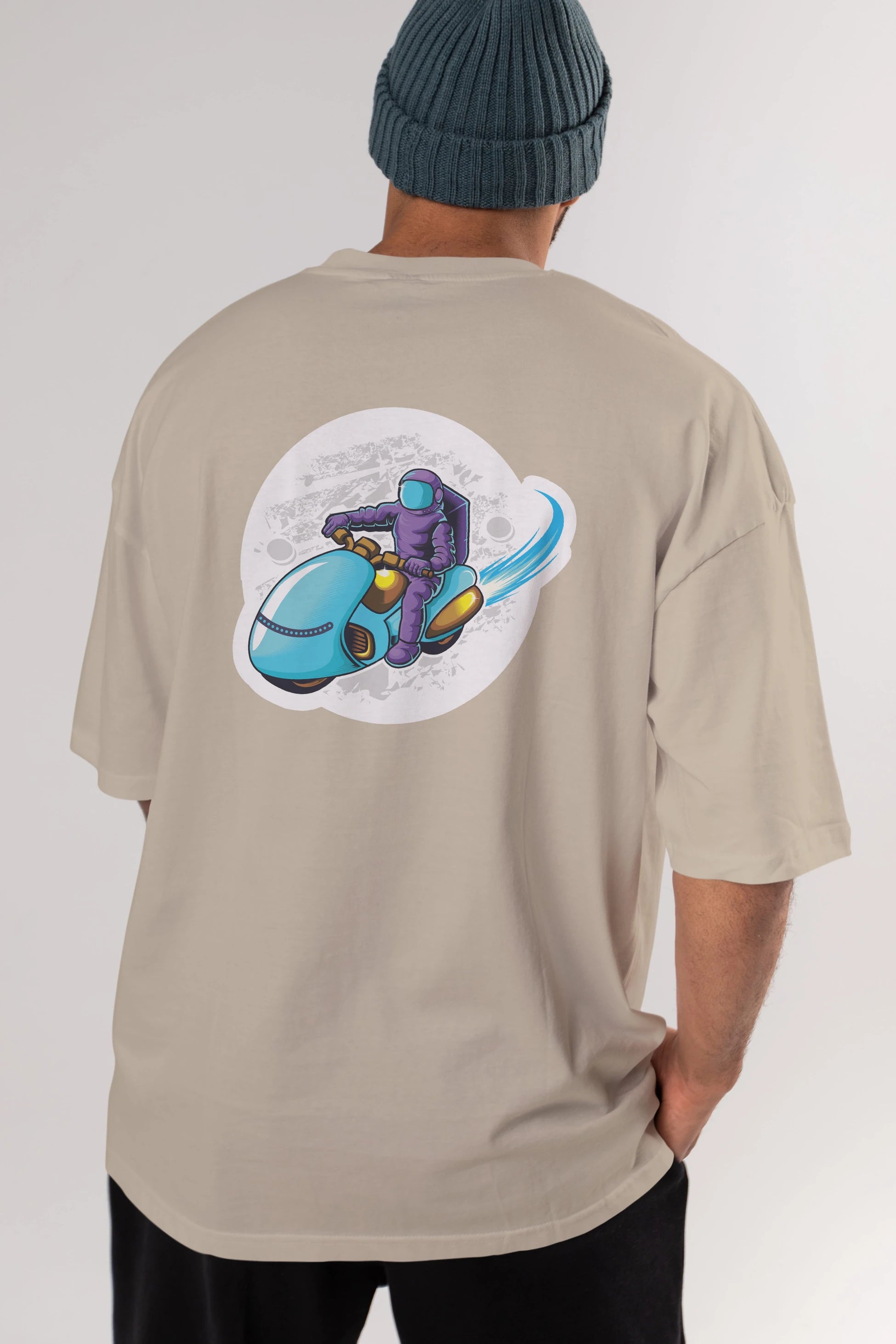 Astrorider in Space Sticker Arka Baskılı Oversize t-shirt Erkek Kadın Unisex