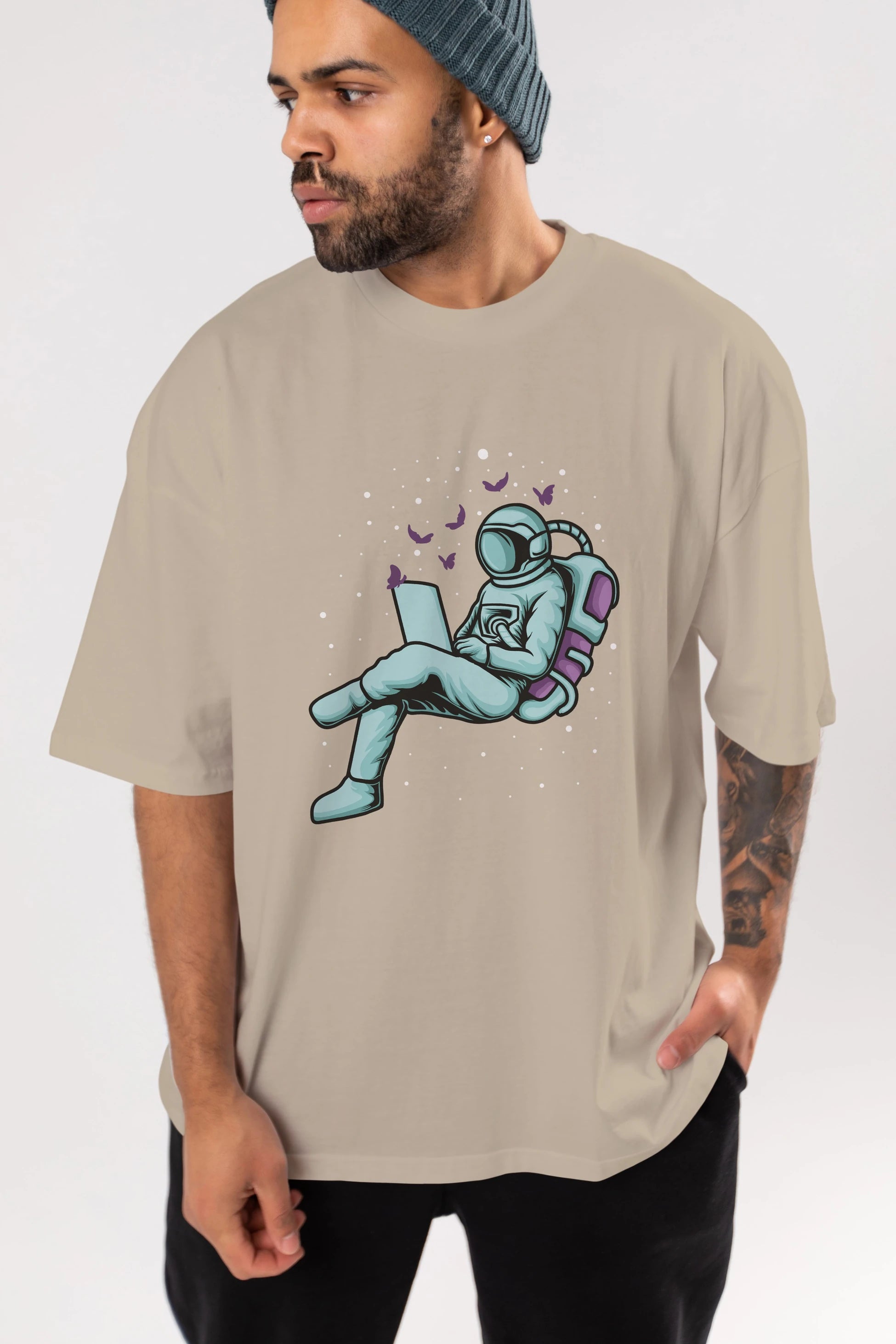 Work with Butterflies in Space Ön Baskılı Oversize t-shirt Erkek Kadın Unisex
