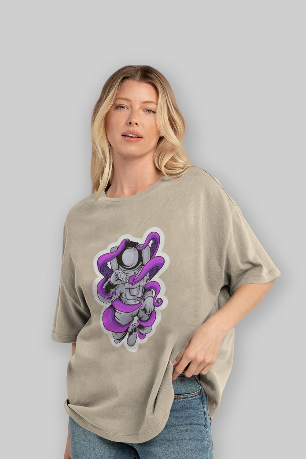 Astronaut fighting octopus sticker Ön Baskılı Oversize t-shirt Erkek Kadın Unisex