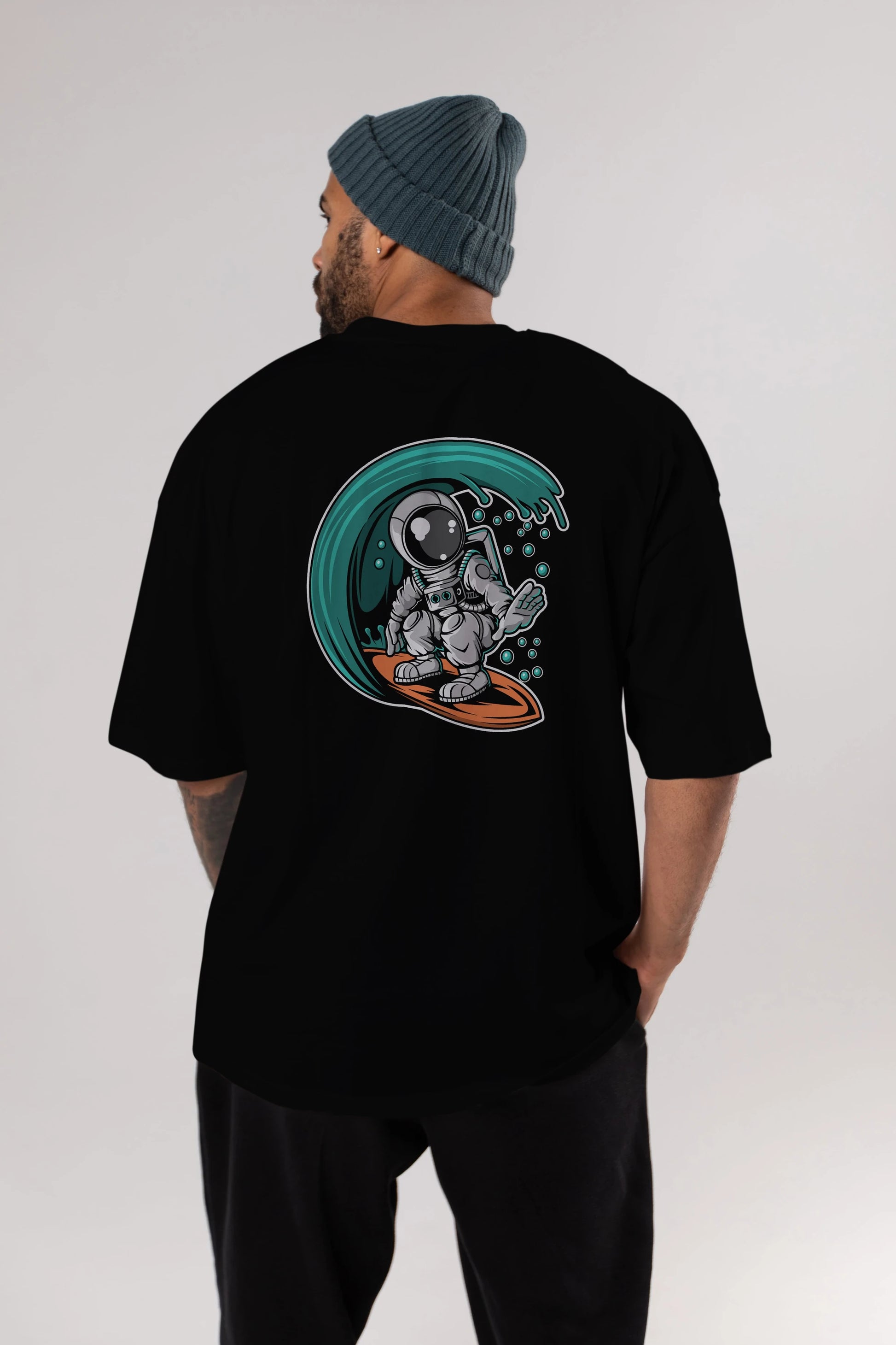 Astronaut Surfing Arka Baskılı Oversize t-shirt Erkek Kadın Unisex