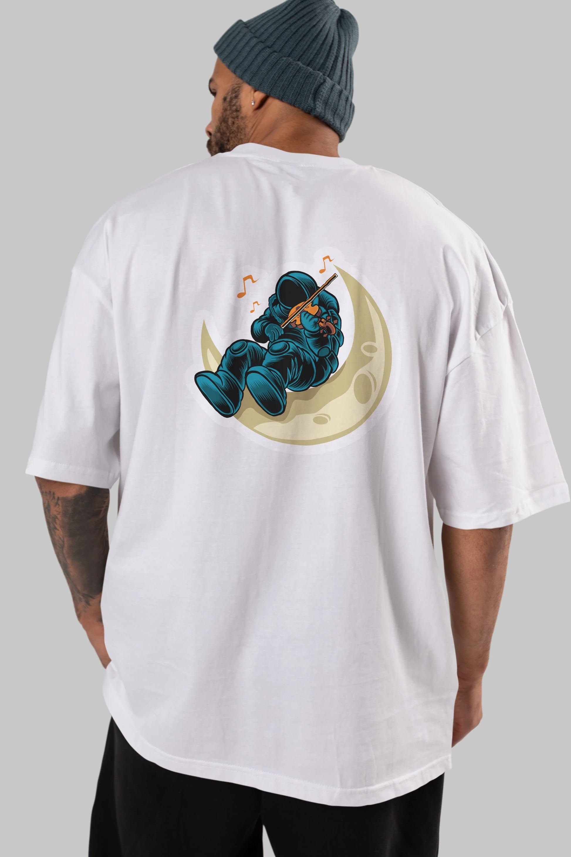 Playing Vionist in Space Sticker Arka Baskılı Oversize t-shirt Erkek Kadın Unisex