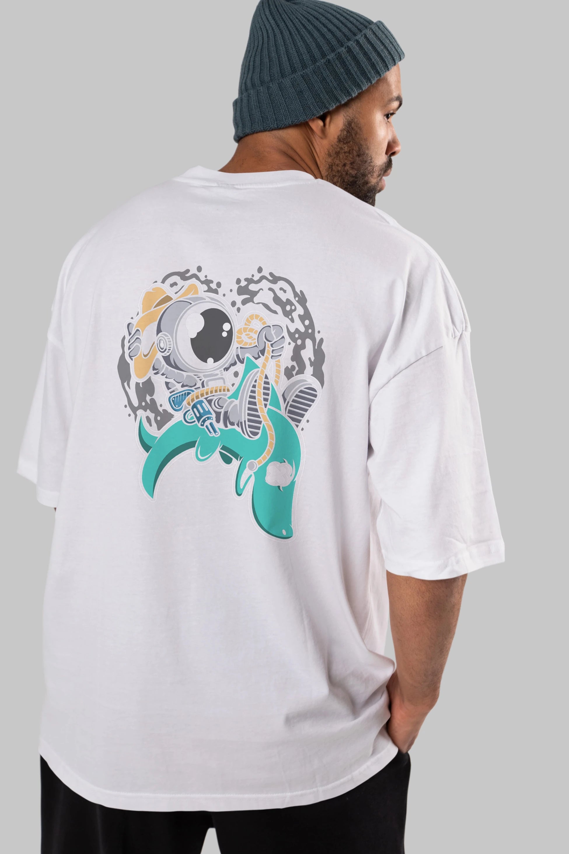 Astronaut Riding Shark Arka Baskılı Oversize t-shirt Erkek Kadın Unisex