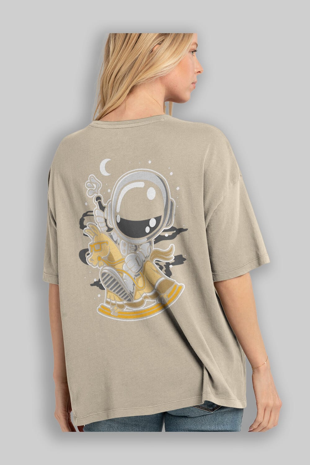 Astronaut RidingToy Horse Arka Baskılı Oversize t-shirt Erkek Kadın Unisex