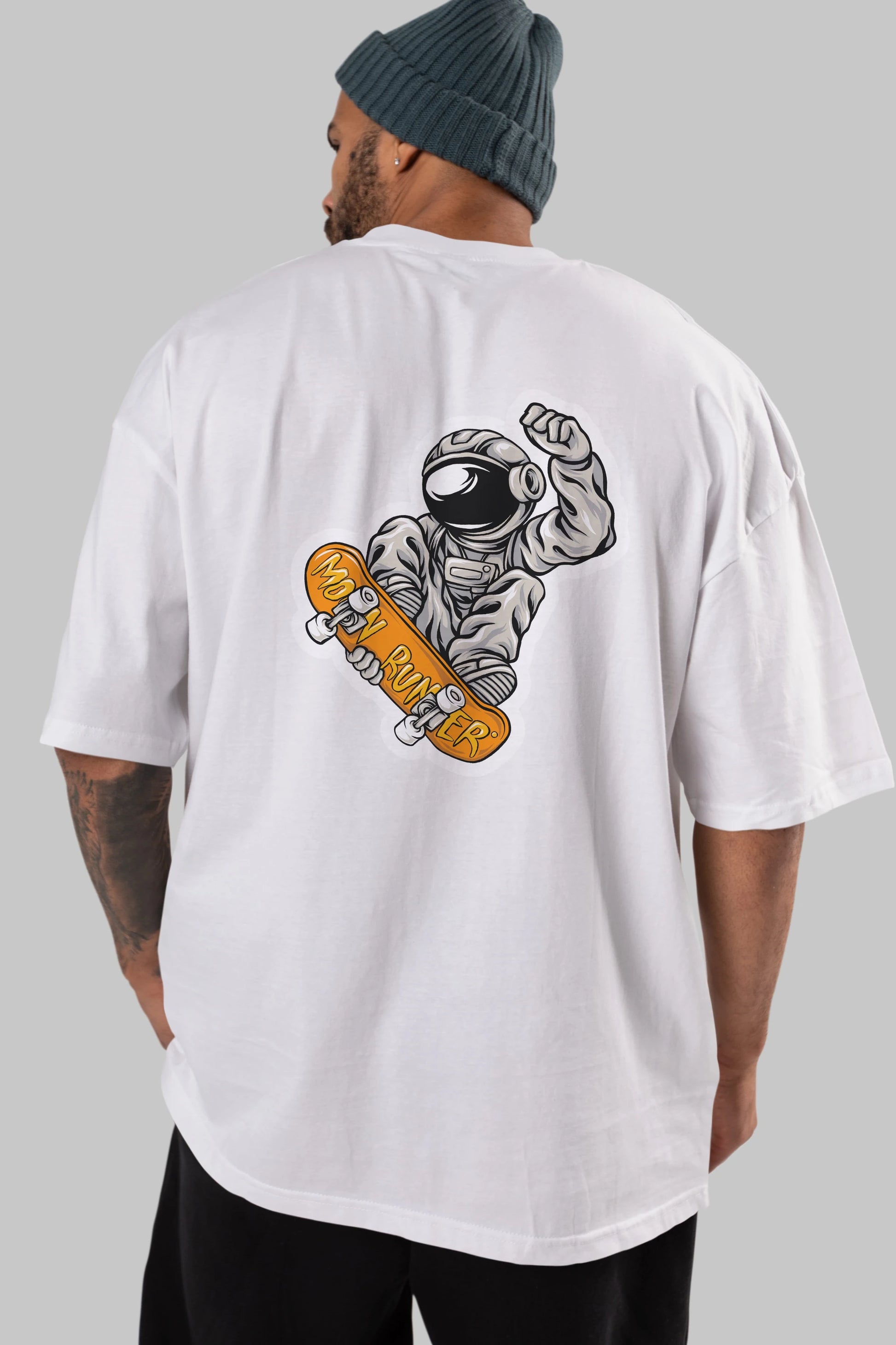 Moon Runner Sticker Arka Baskılı Oversize t-shirt Erkek Kadın Unisex