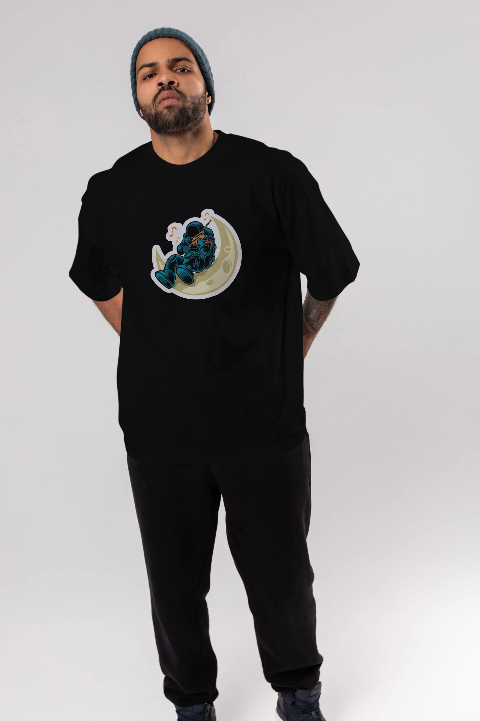 Playing Vionist in Space Sticker Ön Baskılı Oversize t-shirt Erkek Kadın Unisex