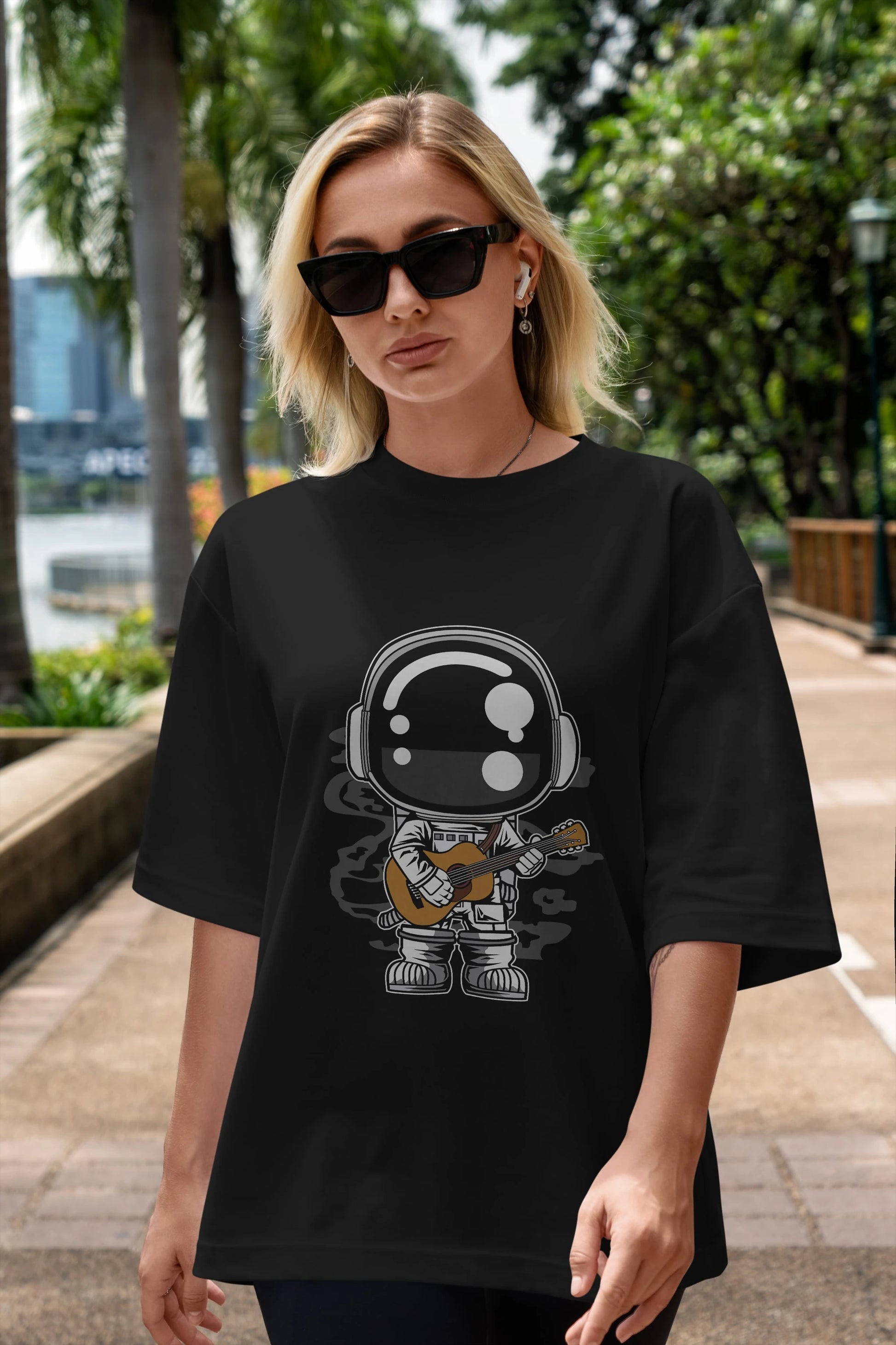 Astronaut Acoustic Guitar Ön Baskılı Oversize t-shirt Erkek Kadın Unisex