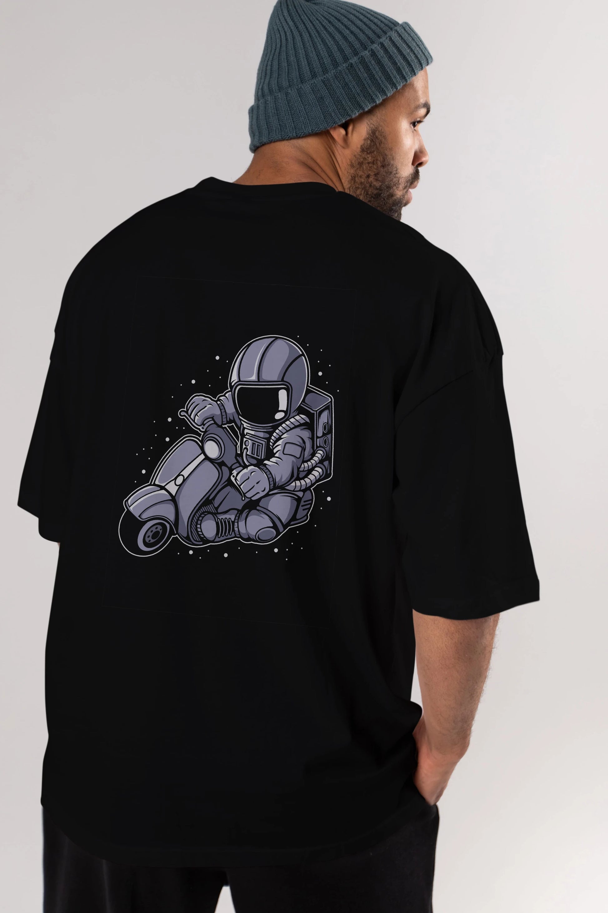 Astronaut Scooter (2) Arka Baskılı Oversize t-shirt Erkek Kadın Unisex