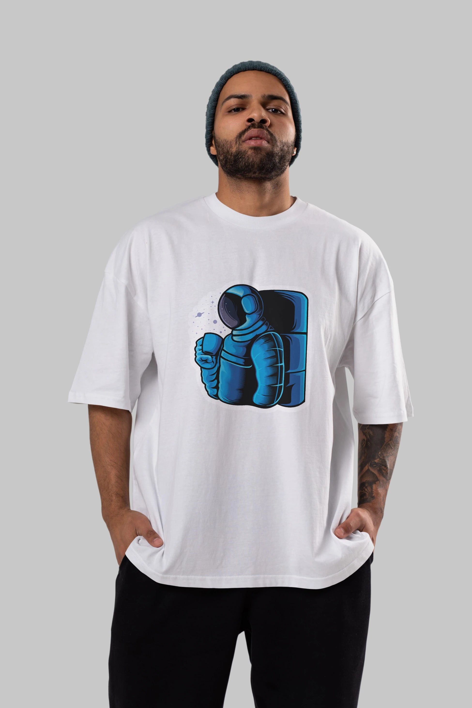 Drinking coffee in space sticker Ön Baskılı Oversize t-shirt Erkek Kadın Unisex