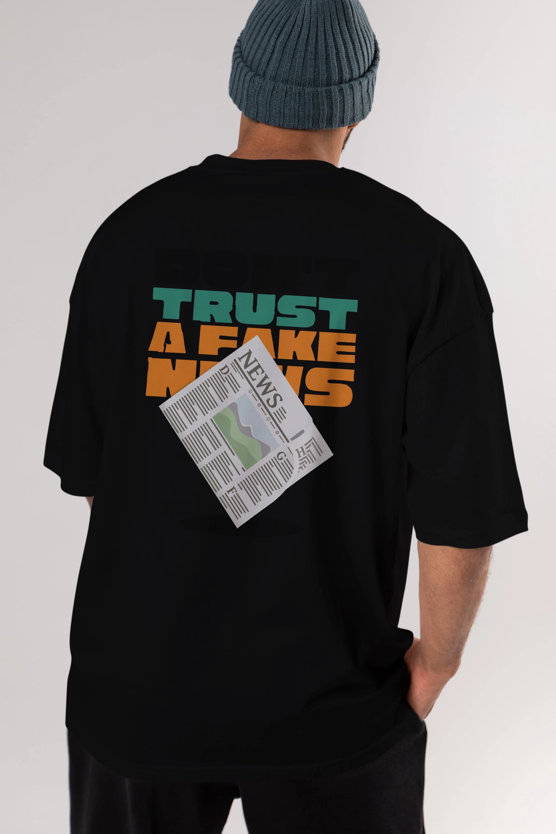 Dont Trust a Fake News Yazılı Arka Baskılı Oversize t-shirt Erkek Kadın Unisex