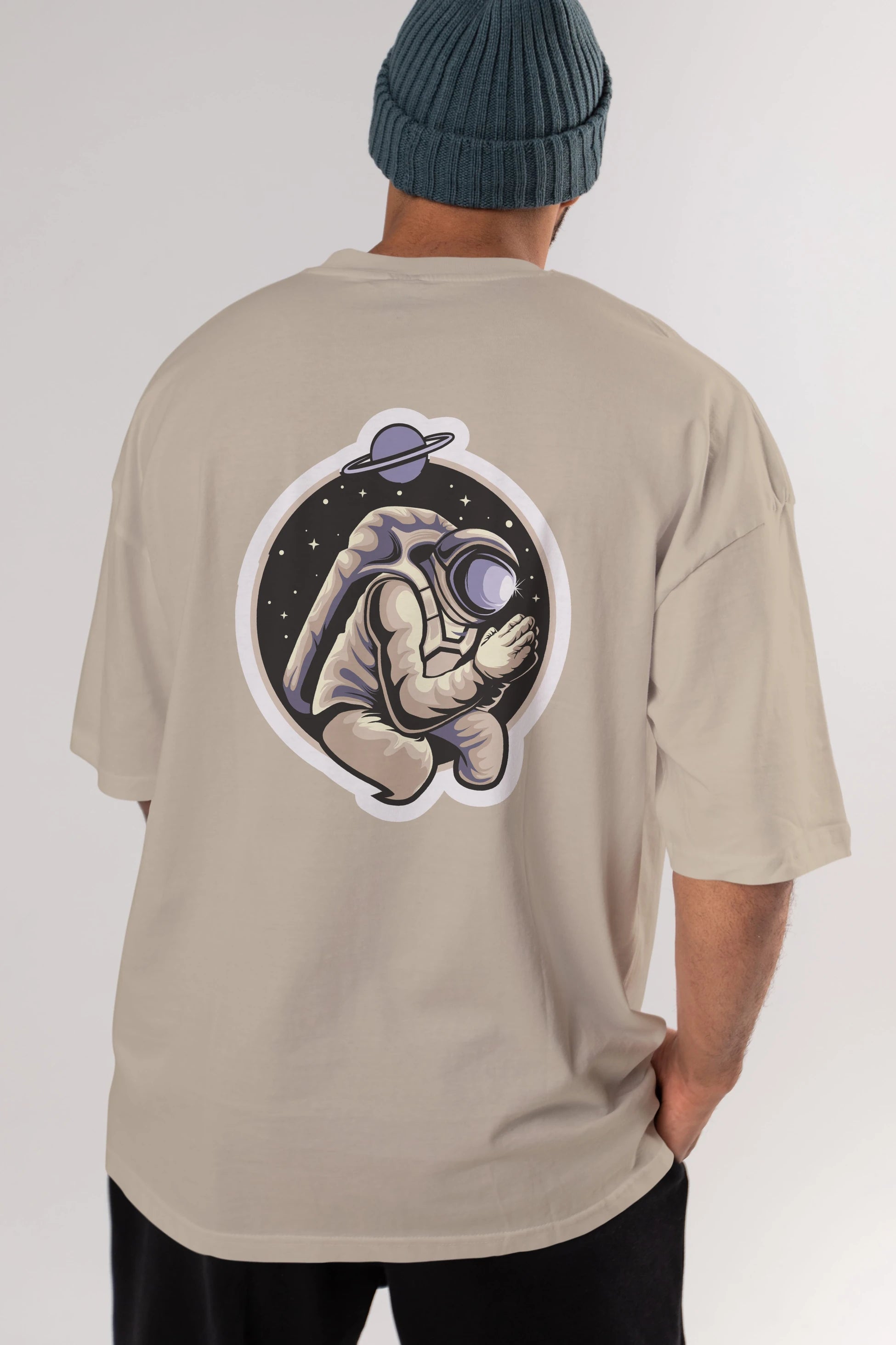 Astronaut Praying Sticker Arka Baskılı Oversize t-shirt Erkek Kadın Unisex