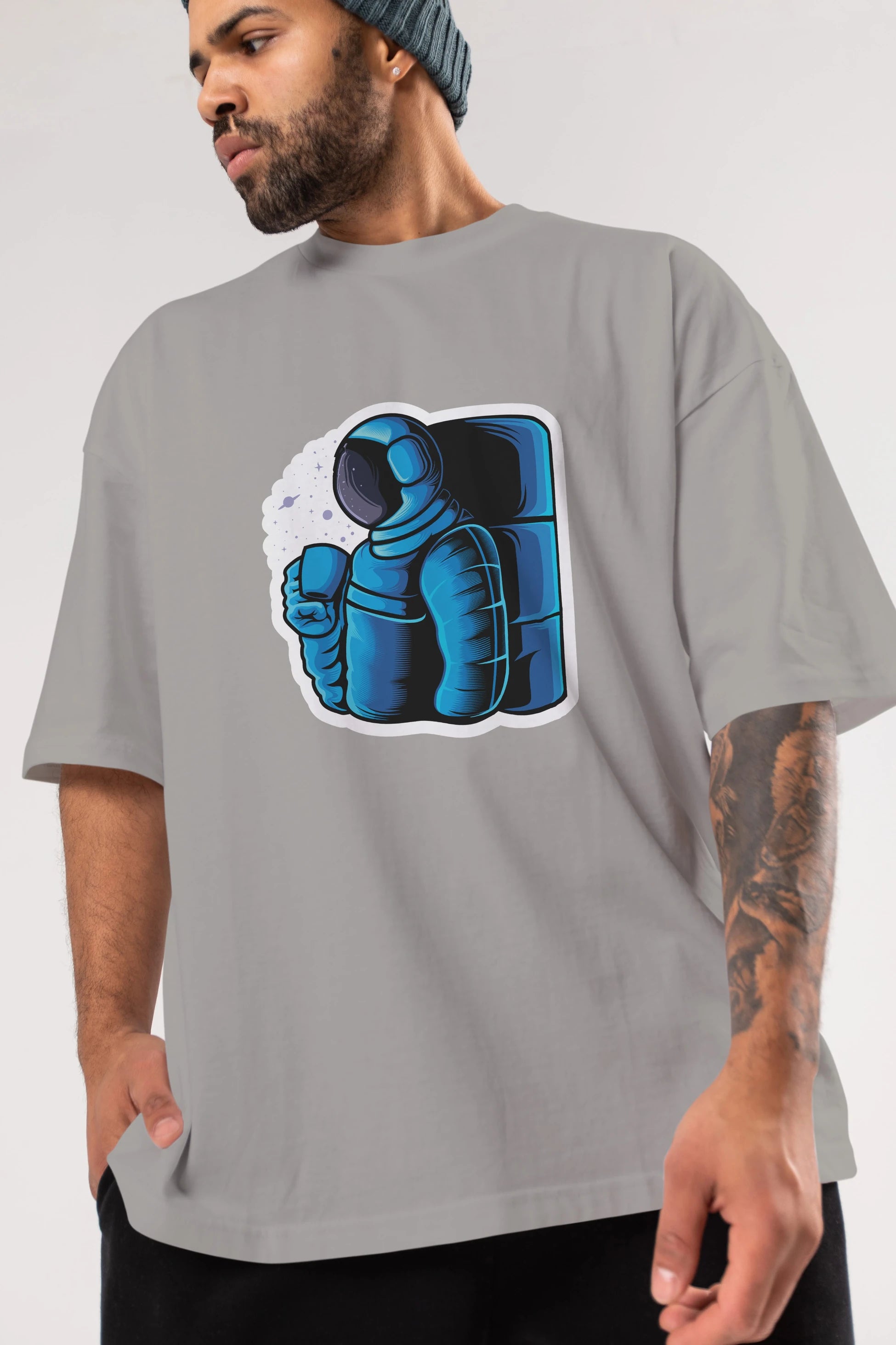 Drinking coffee in space sticker Ön Baskılı Oversize t-shirt Erkek Kadın Unisex