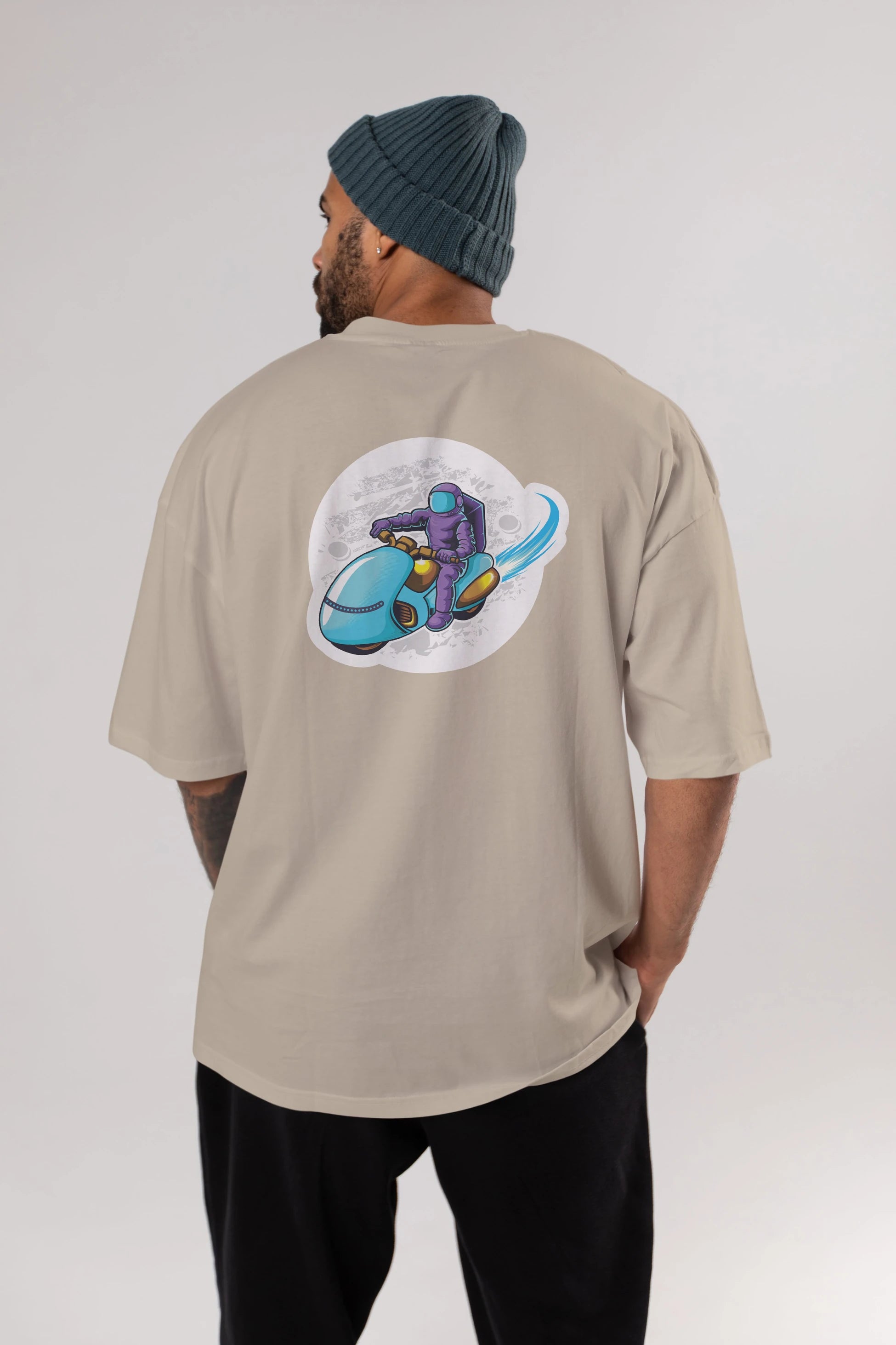 Astrorider in Space Sticker Arka Baskılı Oversize t-shirt Erkek Kadın Unisex