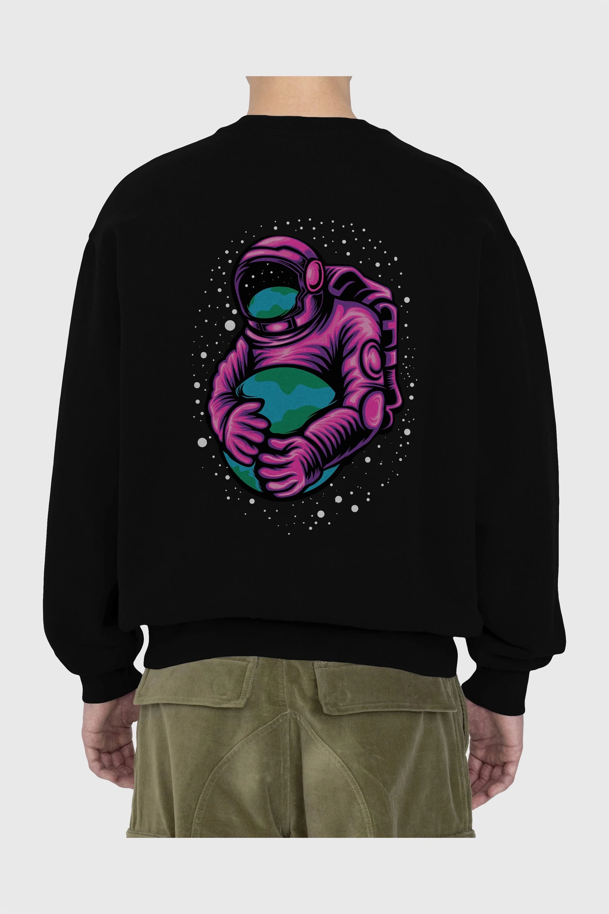 Astronaut Holding Up The Earth Arka Baskılı Oversize Sweatshirt Erkek Kadın Unisex