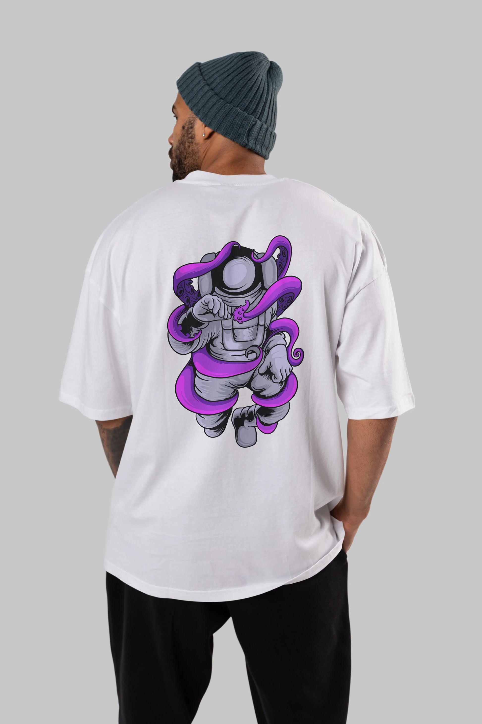 Astronaut fighting octopus Arka Baskılı Oversize t-shirt Erkek Kadın Unisex